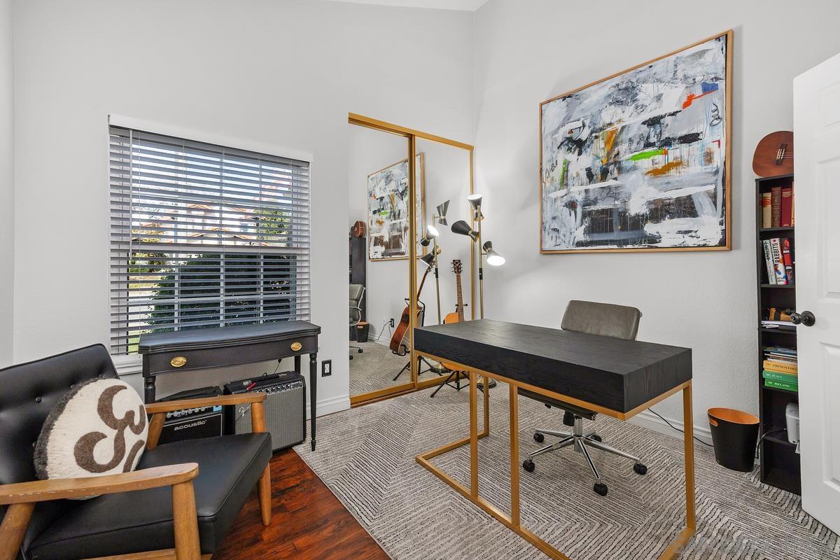 Detail Gallery Image 18 of 42 For 4903  via Cinta, San Diego,  CA 92122 - 4 Beds | 3 Baths