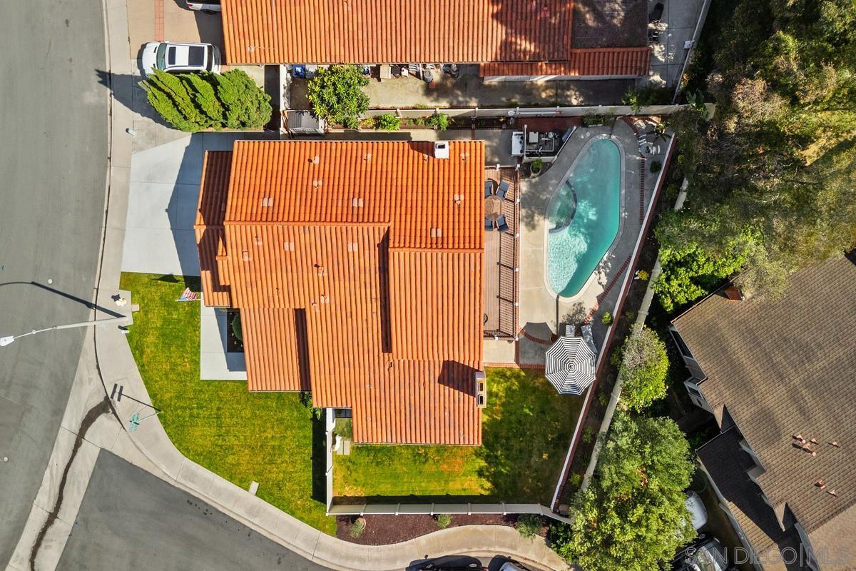 Detail Gallery Image 3 of 42 For 4903  via Cinta, San Diego,  CA 92122 - 4 Beds | 3 Baths