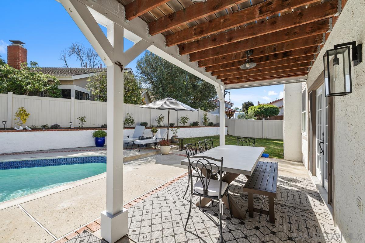 Detail Gallery Image 31 of 42 For 4903  via Cinta, San Diego,  CA 92122 - 4 Beds | 3 Baths