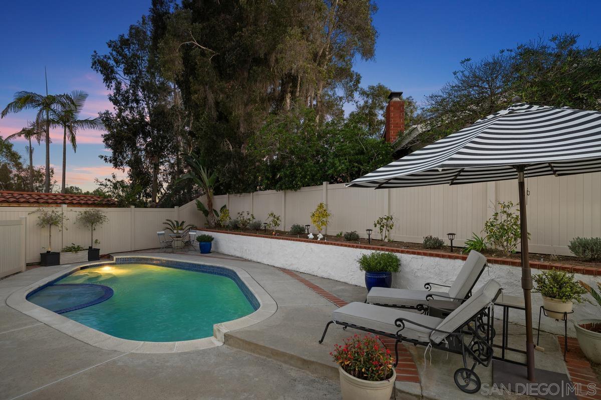 Detail Gallery Image 35 of 42 For 4903  via Cinta, San Diego,  CA 92122 - 4 Beds | 3 Baths