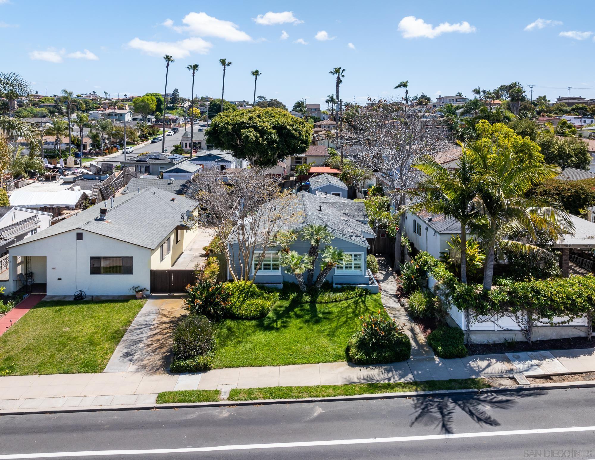 Detail Gallery Image 2 of 28 For 1855  Chatsworth Blvd, San Diego,  CA 92107 - 2 Beds | 2 Baths