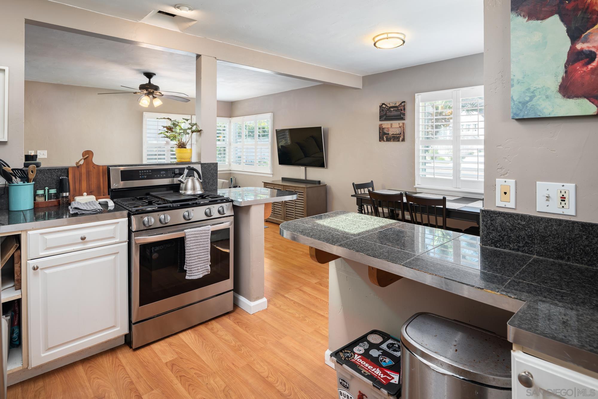 Detail Gallery Image 11 of 28 For 1855  Chatsworth Blvd, San Diego,  CA 92107 - 2 Beds | 2 Baths