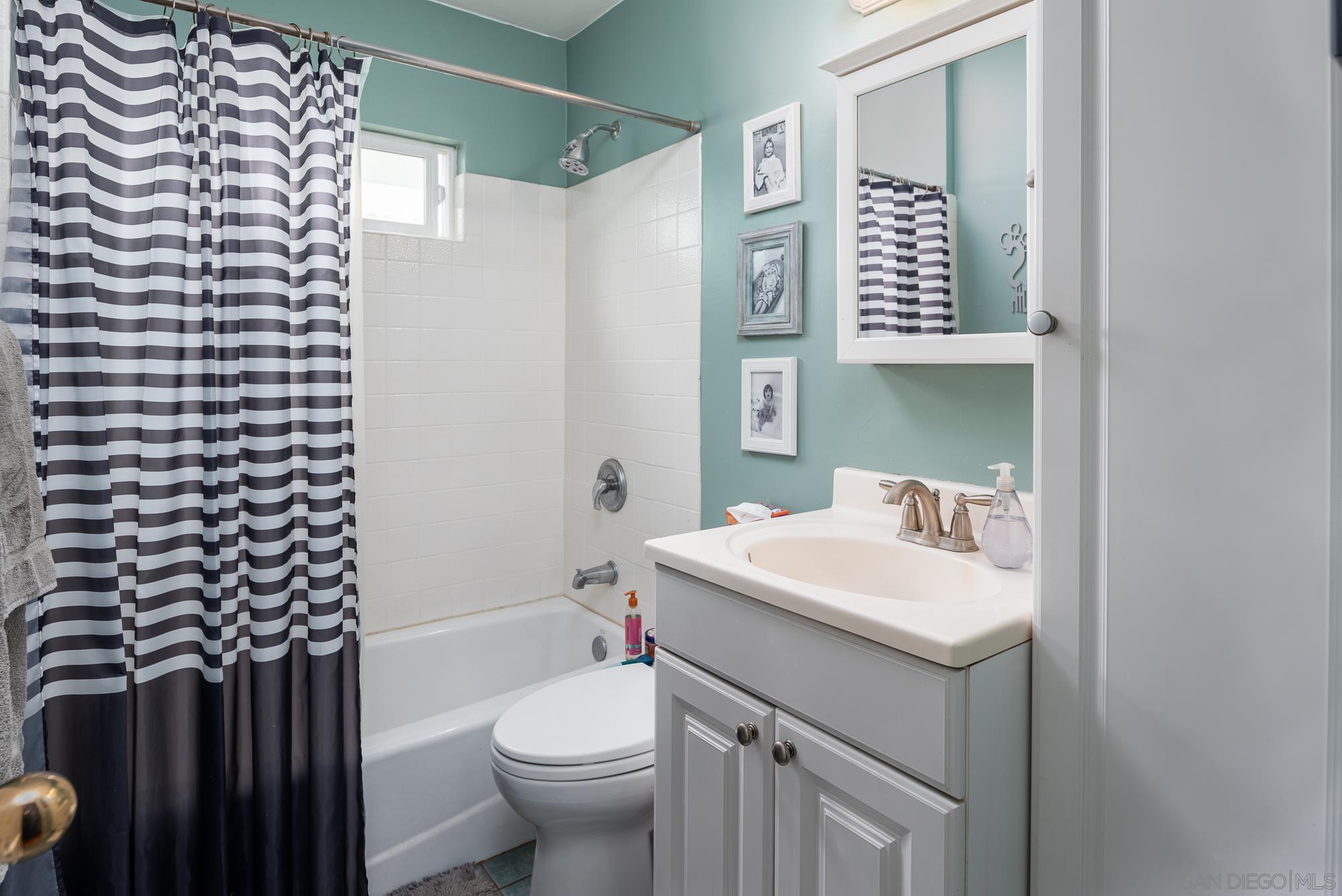 Detail Gallery Image 16 of 28 For 1855  Chatsworth Blvd, San Diego,  CA 92107 - 2 Beds | 2 Baths