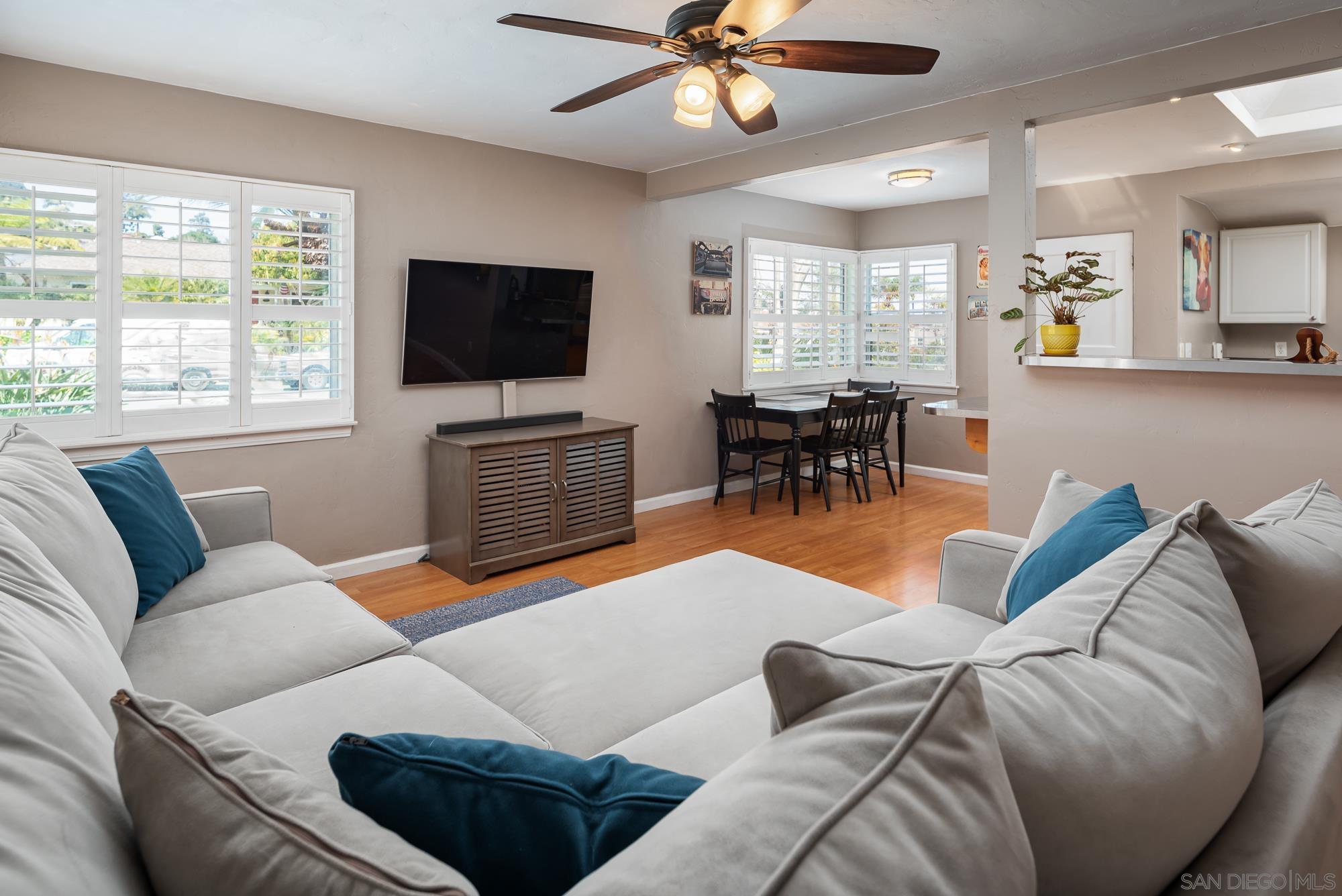 Detail Gallery Image 5 of 28 For 1855  Chatsworth Blvd, San Diego,  CA 92107 - 2 Beds | 2 Baths