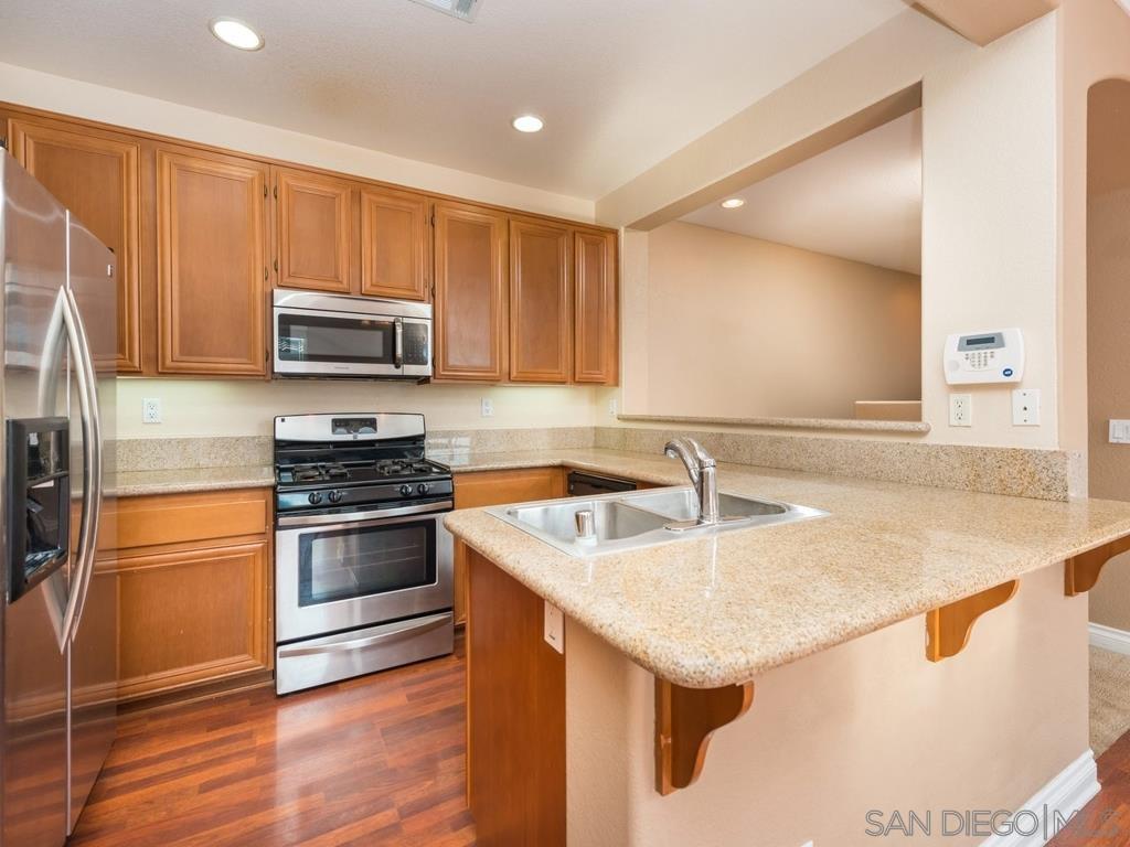 Detail Gallery Image 2 of 15 For 1517  Laurel Grove Dr  1, Chula Vista,  CA 91915 - 2 Beds | 2 Baths