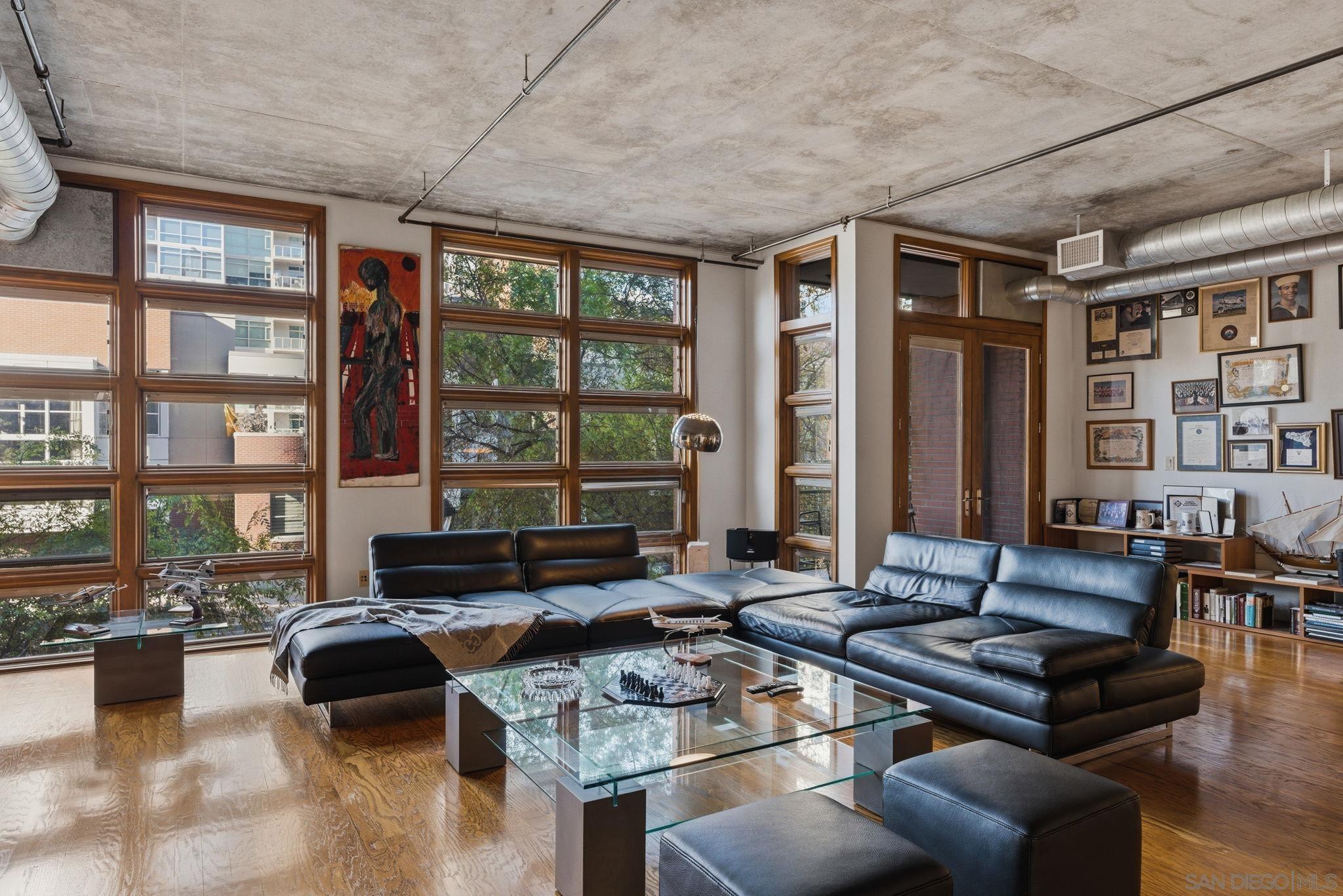 Front Image Thumbnail for SD260006282