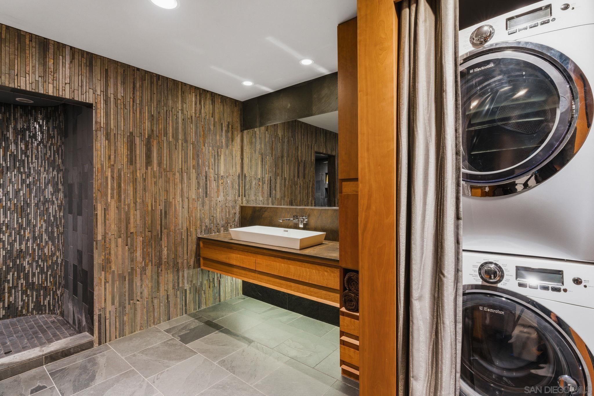 Detail Gallery Image 16 of 34 For 877  Island Ave  #203,  San Diego,  CA 92101 - 2 Beds | 2 Baths