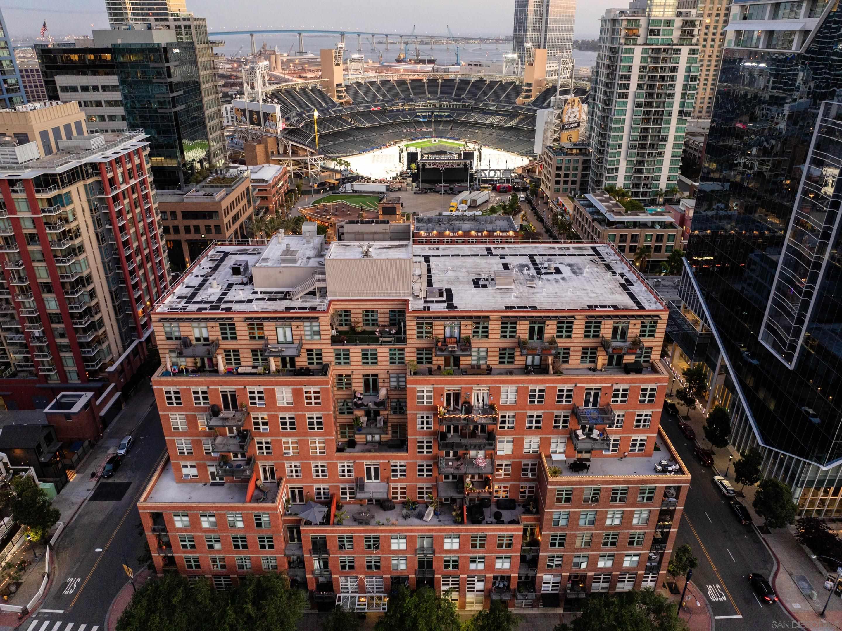 Detail Gallery Image 23 of 34 For 877  Island Ave  #203,  San Diego,  CA 92101 - 2 Beds | 2 Baths