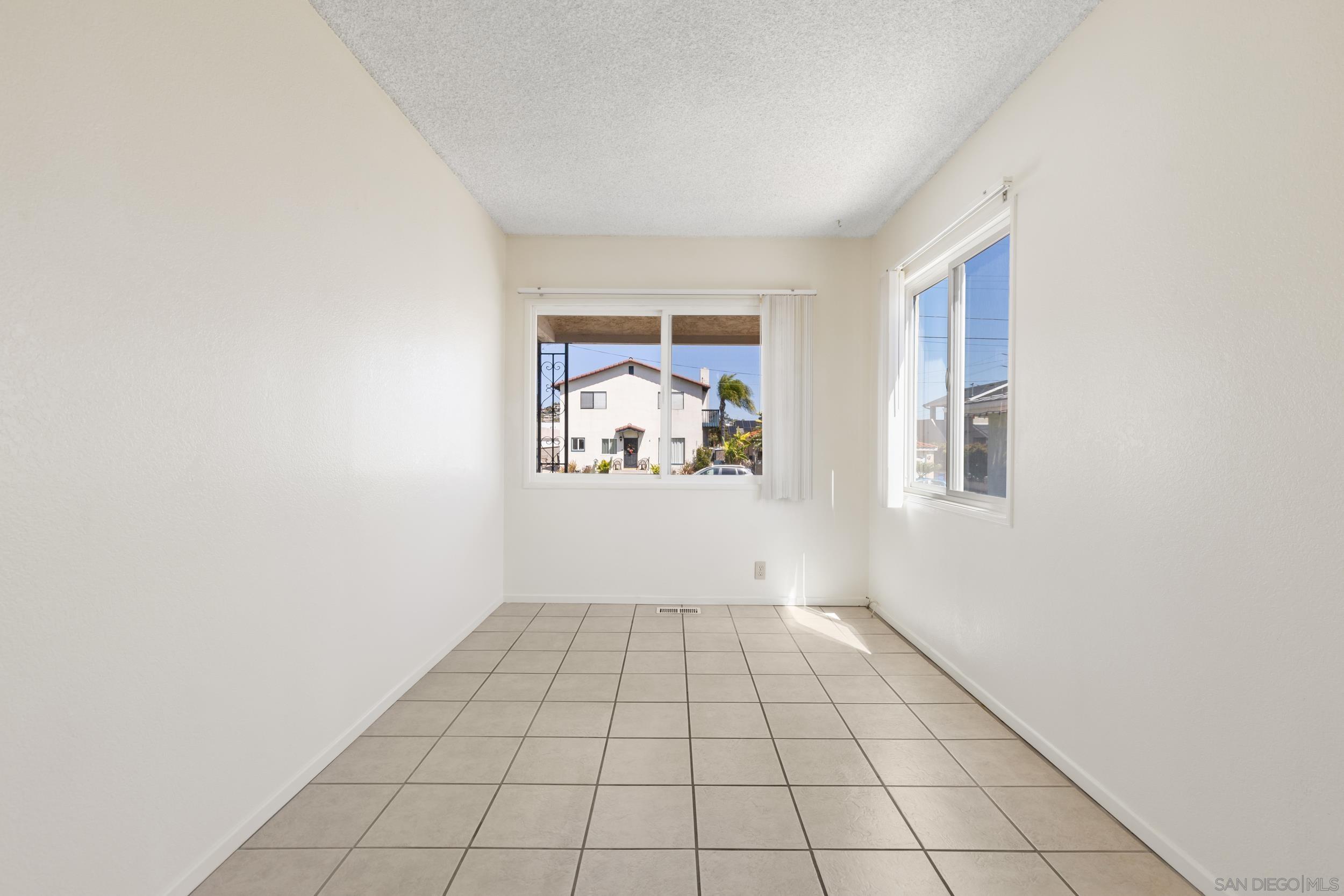 Detail Gallery Image 13 of 25 For 3219  Hugo, San Diego,  CA 92106 - 3 Beds | 2 Baths