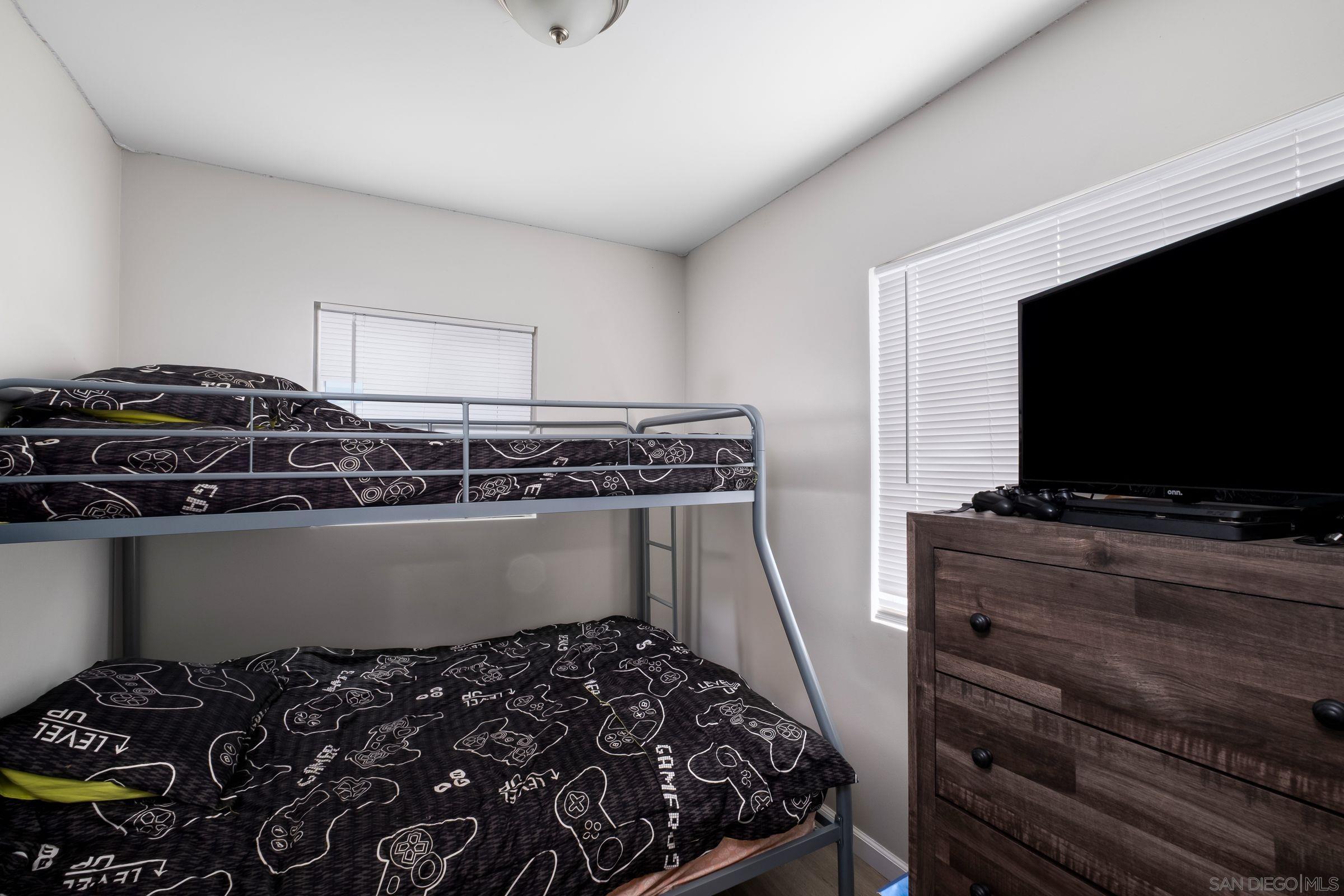 Detail Gallery Image 13 of 33 For 931-935  13'th St, Imperial Beach,  CA 91932 - – Beds | – Baths