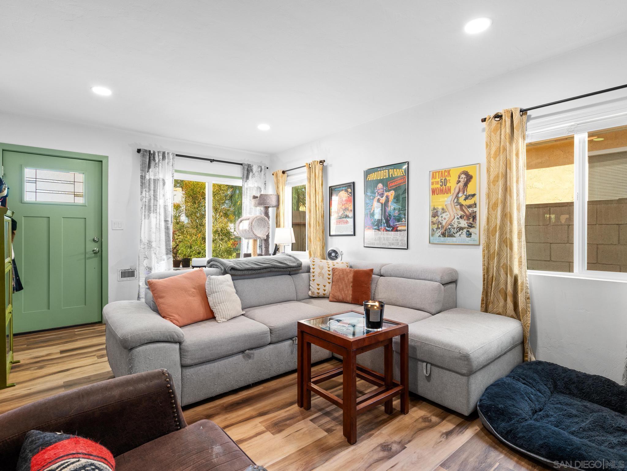 Detail Gallery Image 8 of 51 For 2403  Shamrock, San Diego,  CA 92105 - 2 Beds | 1 Baths