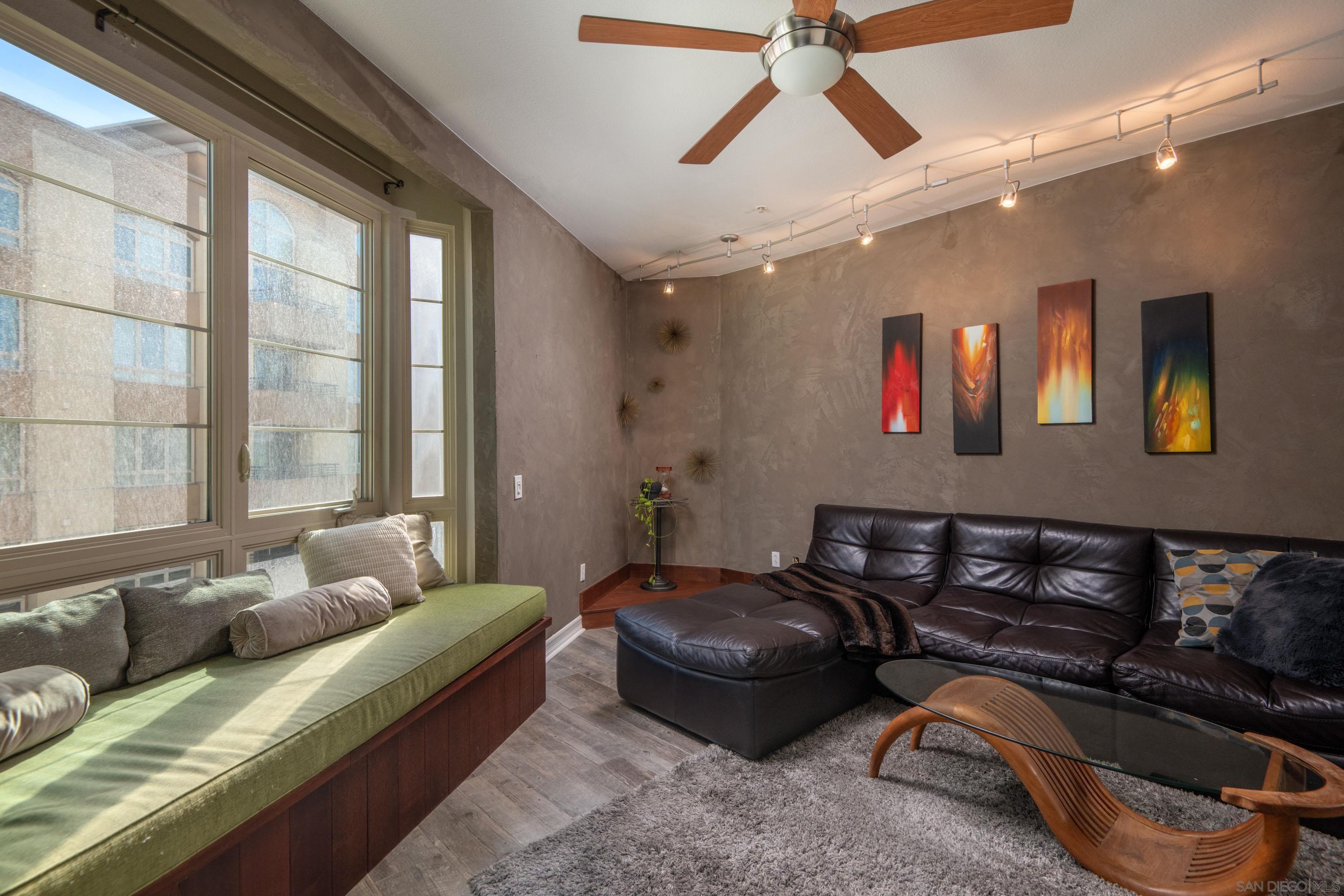 Detail Gallery Image 5 of 12 For 1400  Broadway  #1402,  San Diego,  CA 92101 - 1 Beds | 1 Baths