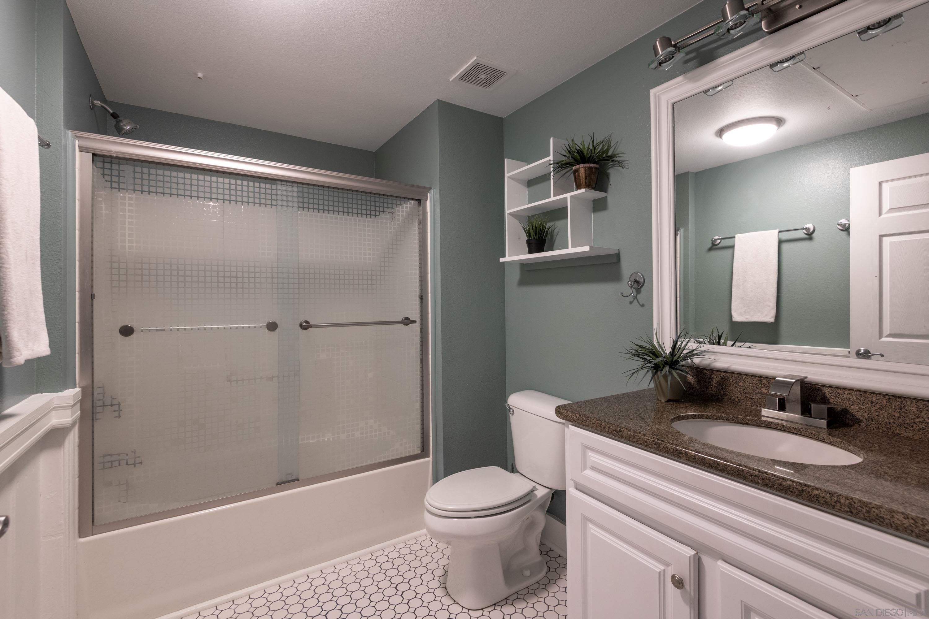 Detail Gallery Image 9 of 12 For 1400  Broadway  #1402,  San Diego,  CA 92101 - 1 Beds | 1 Baths