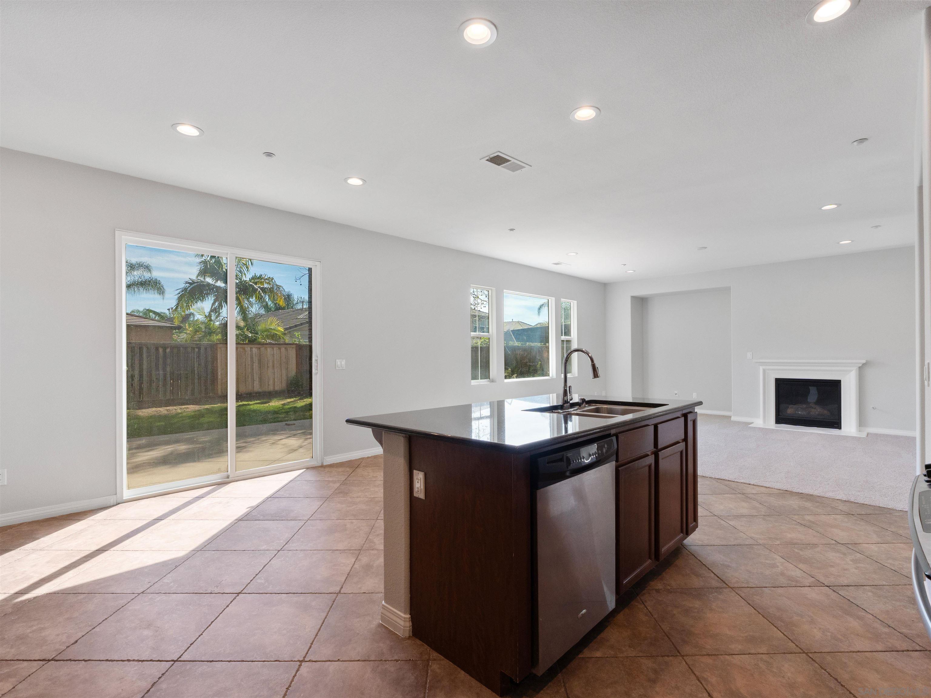 Detail Gallery Image 12 of 49 For 3013  Wohlford Dr, Escondido,  CA 92027 - 4 Beds | 3 Baths