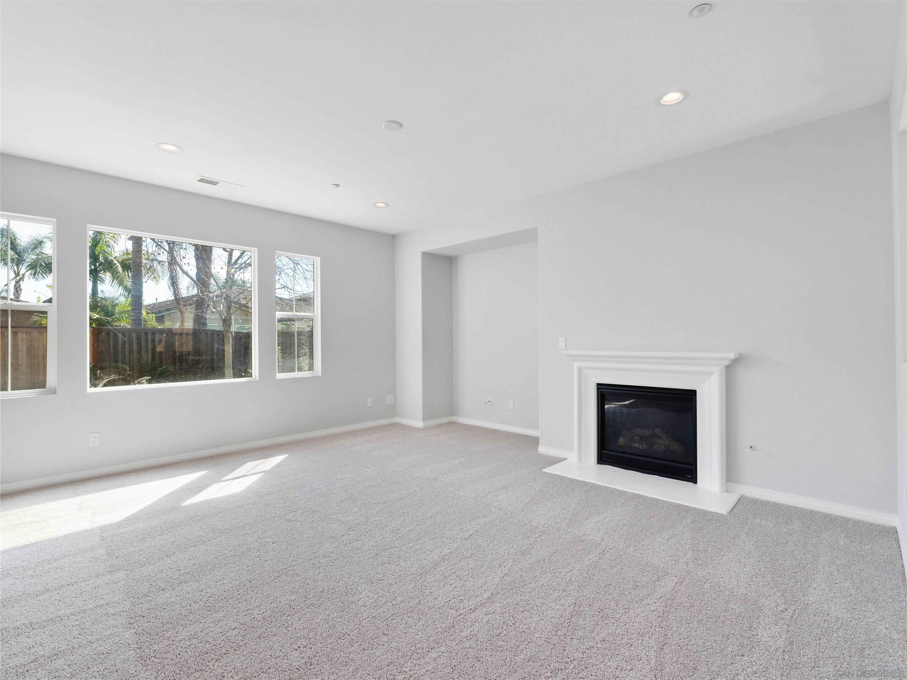 Detail Gallery Image 13 of 49 For 3013  Wohlford Dr, Escondido,  CA 92027 - 4 Beds | 3 Baths