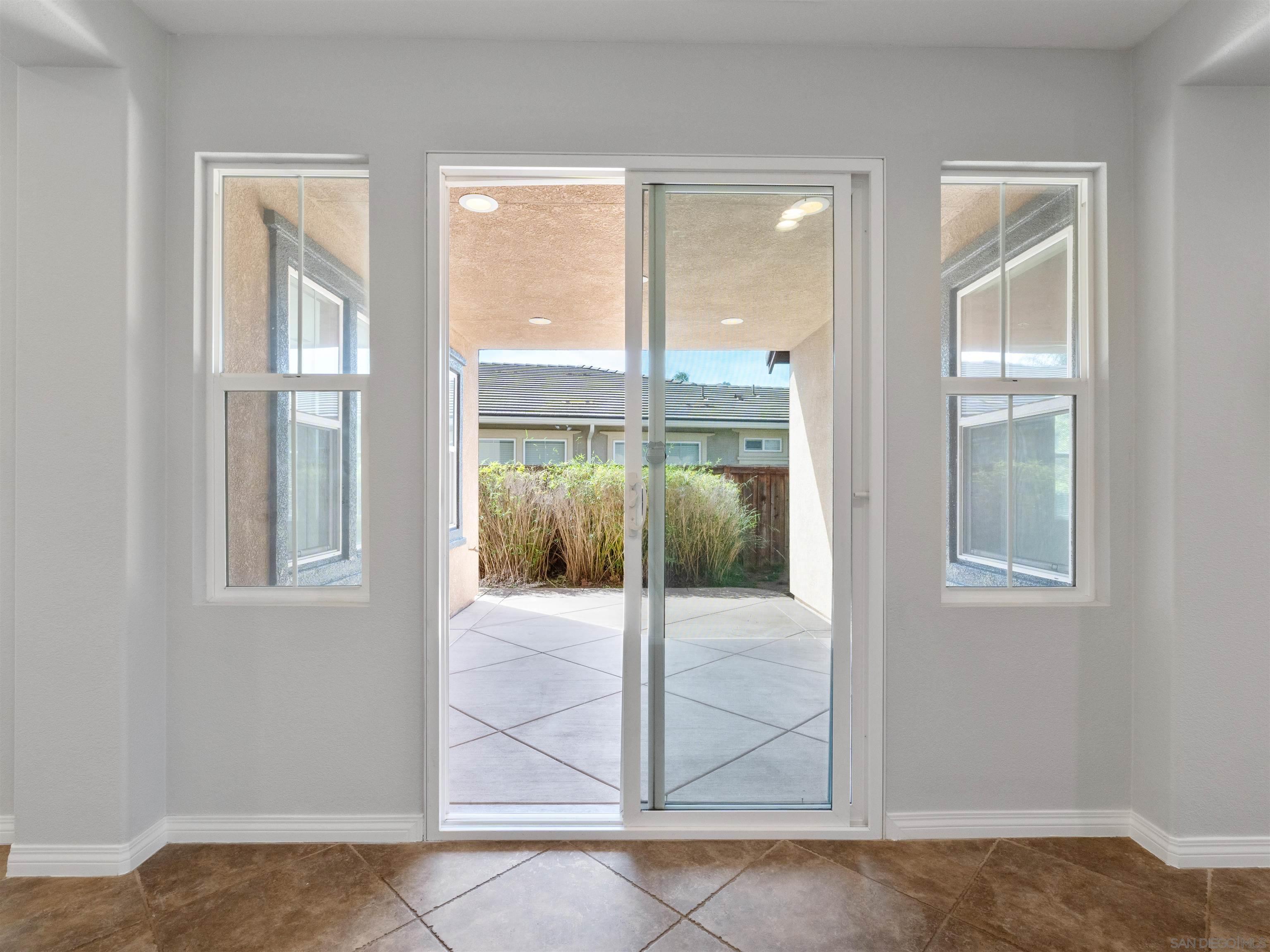 Detail Gallery Image 17 of 49 For 3013  Wohlford Dr, Escondido,  CA 92027 - 4 Beds | 3 Baths