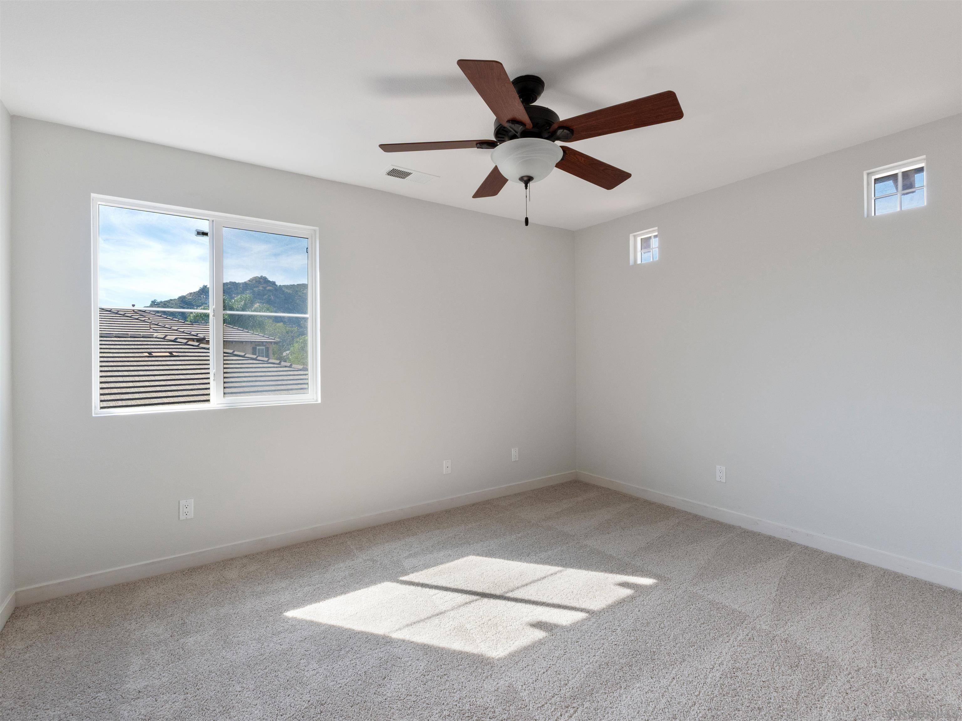 Detail Gallery Image 32 of 49 For 3013  Wohlford Dr, Escondido,  CA 92027 - 4 Beds | 3 Baths