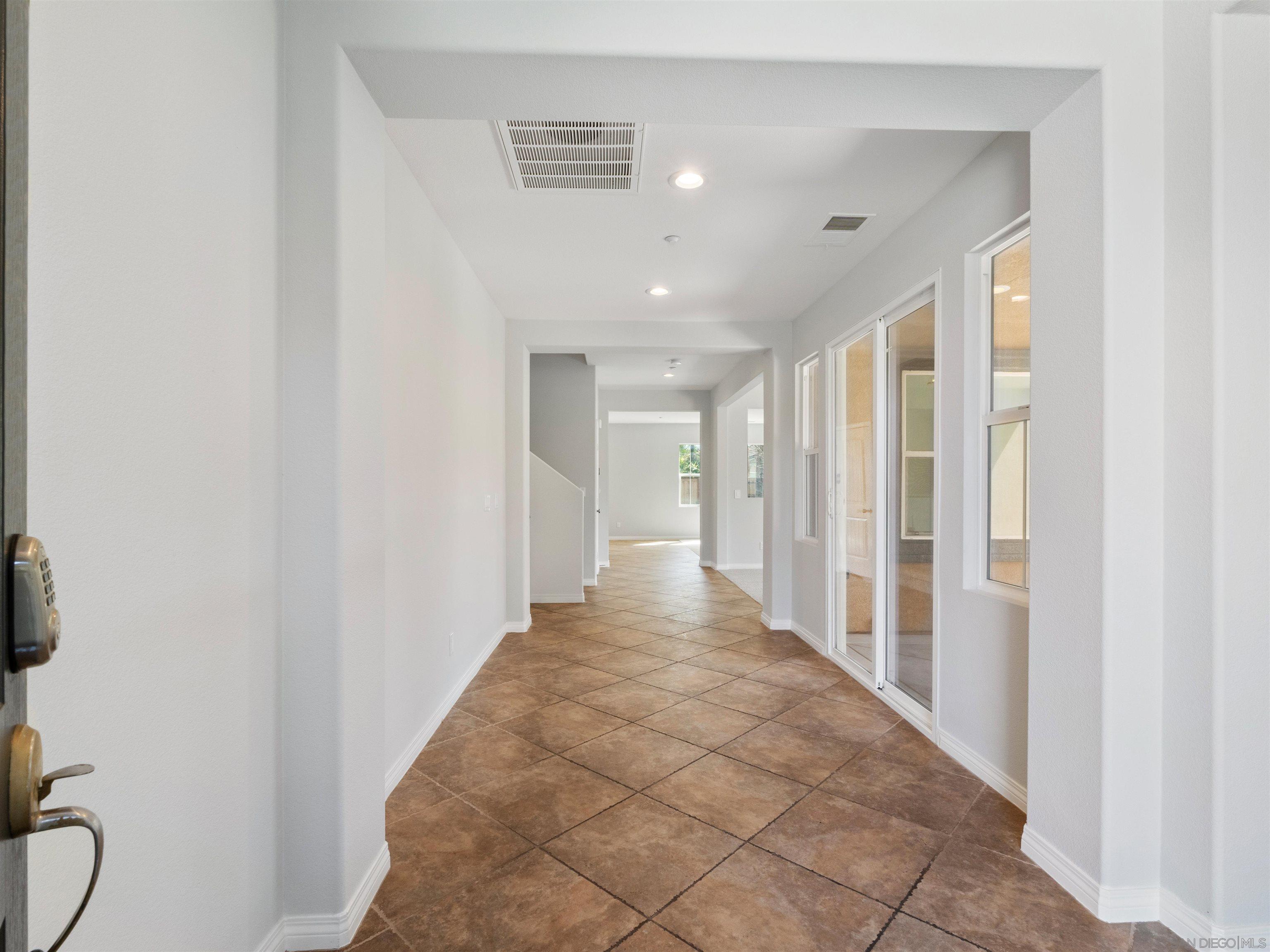 Detail Gallery Image 5 of 49 For 3013  Wohlford Dr, Escondido,  CA 92027 - 4 Beds | 3 Baths