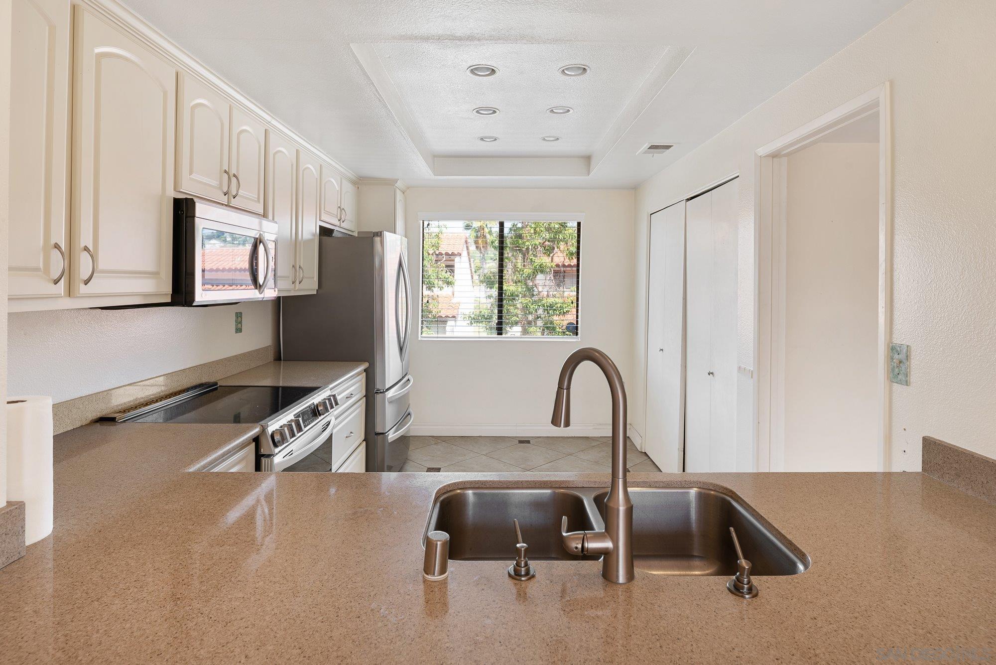 Detail Gallery Image 12 of 42 For 2506  Navarra Drive  #623,  Carlsbad,  CA 92009 - 2 Beds | 2/1 Baths