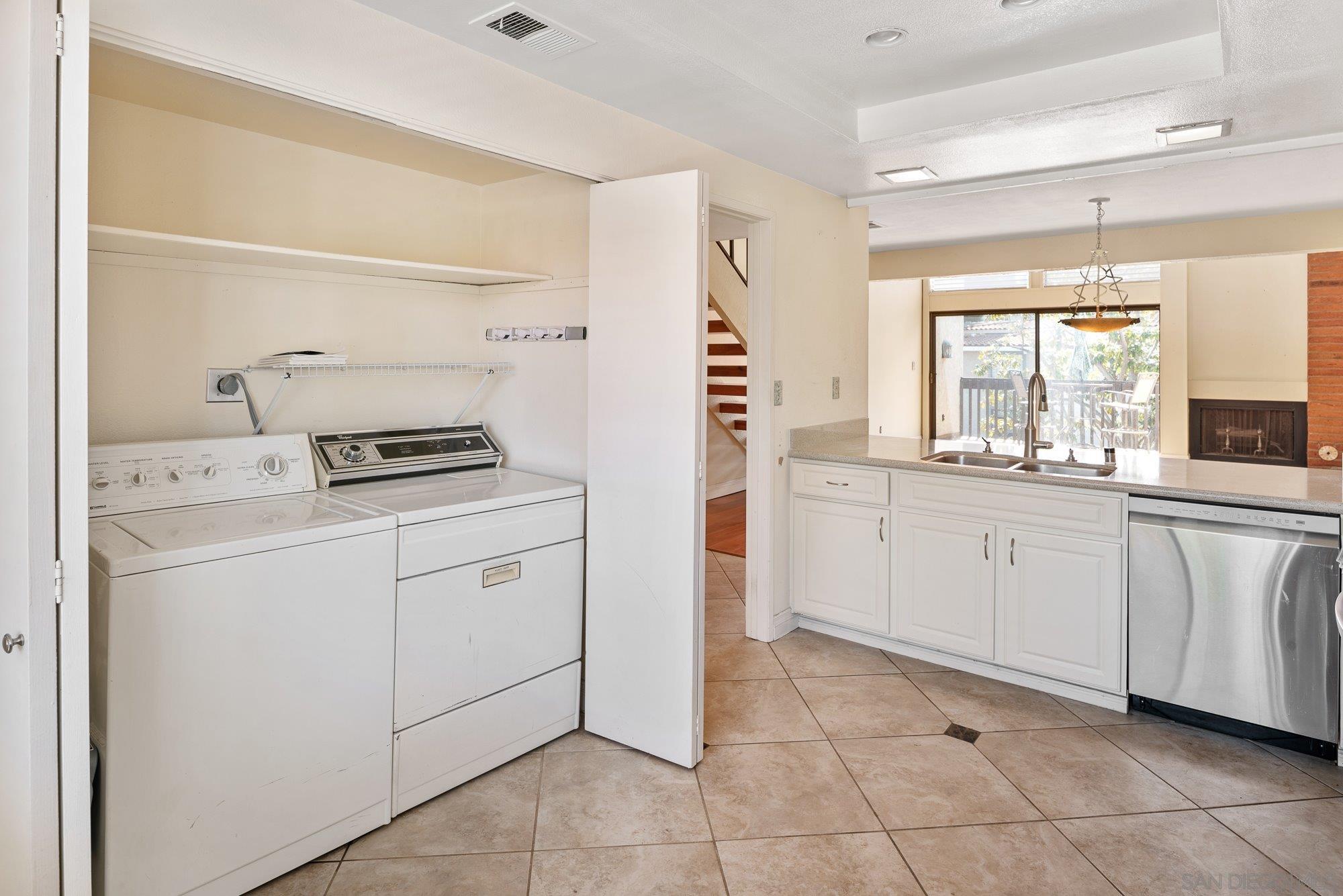 Detail Gallery Image 15 of 42 For 2506  Navarra Drive  #623,  Carlsbad,  CA 92009 - 2 Beds | 2/1 Baths