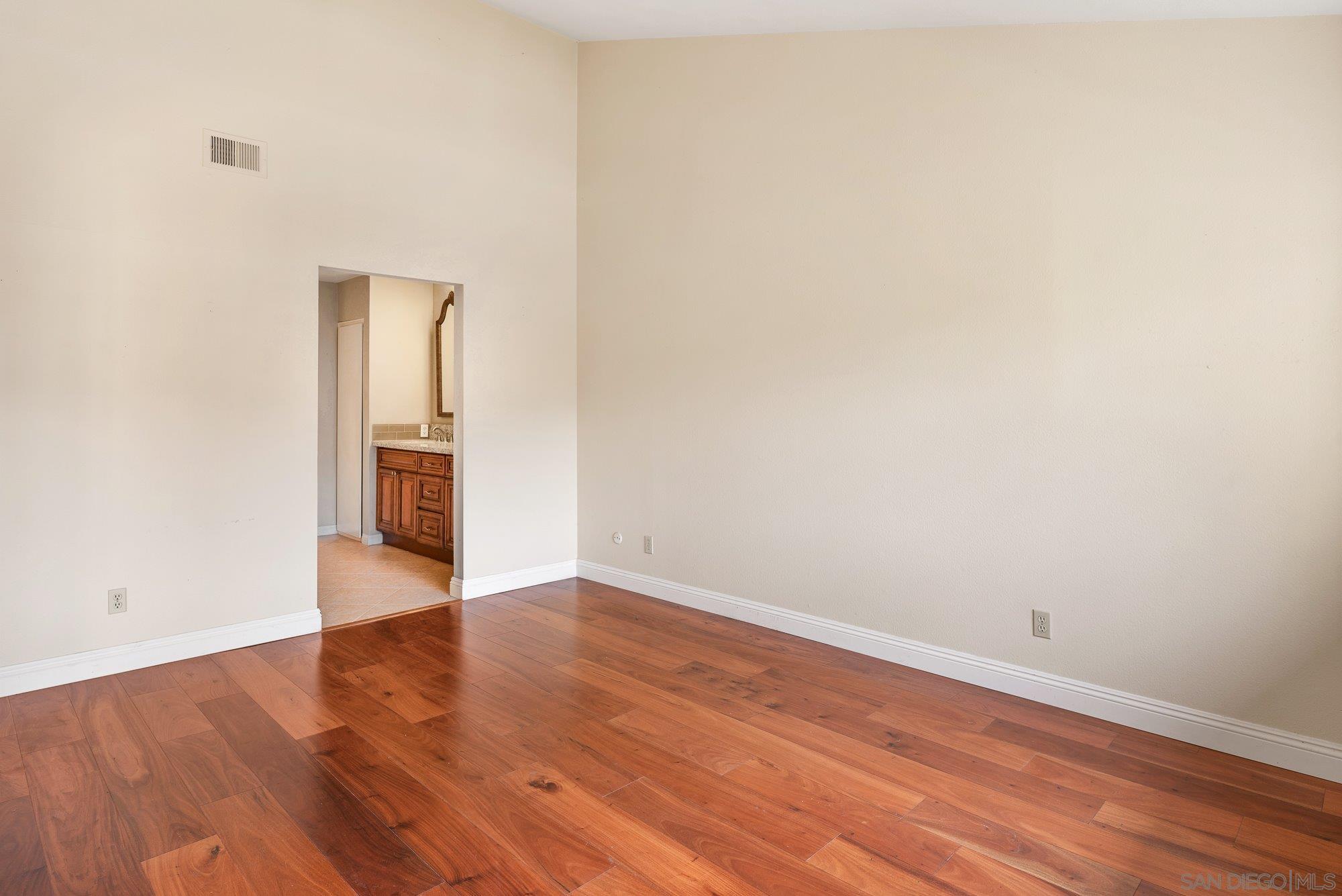 Detail Gallery Image 17 of 42 For 2506  Navarra Drive  #623,  Carlsbad,  CA 92009 - 2 Beds | 2/1 Baths