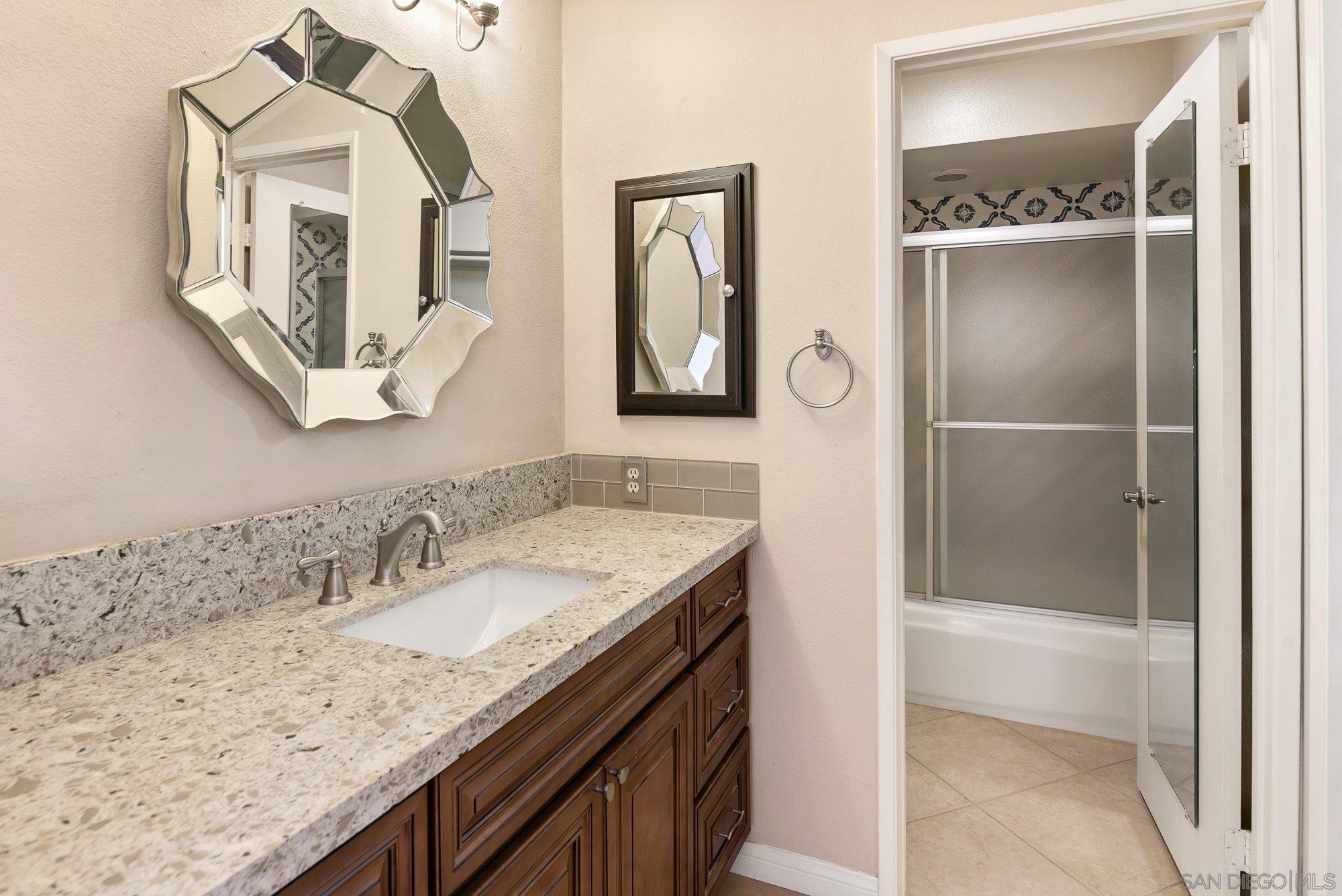 Detail Gallery Image 23 of 42 For 2506  Navarra Drive  #623,  Carlsbad,  CA 92009 - 2 Beds | 2/1 Baths