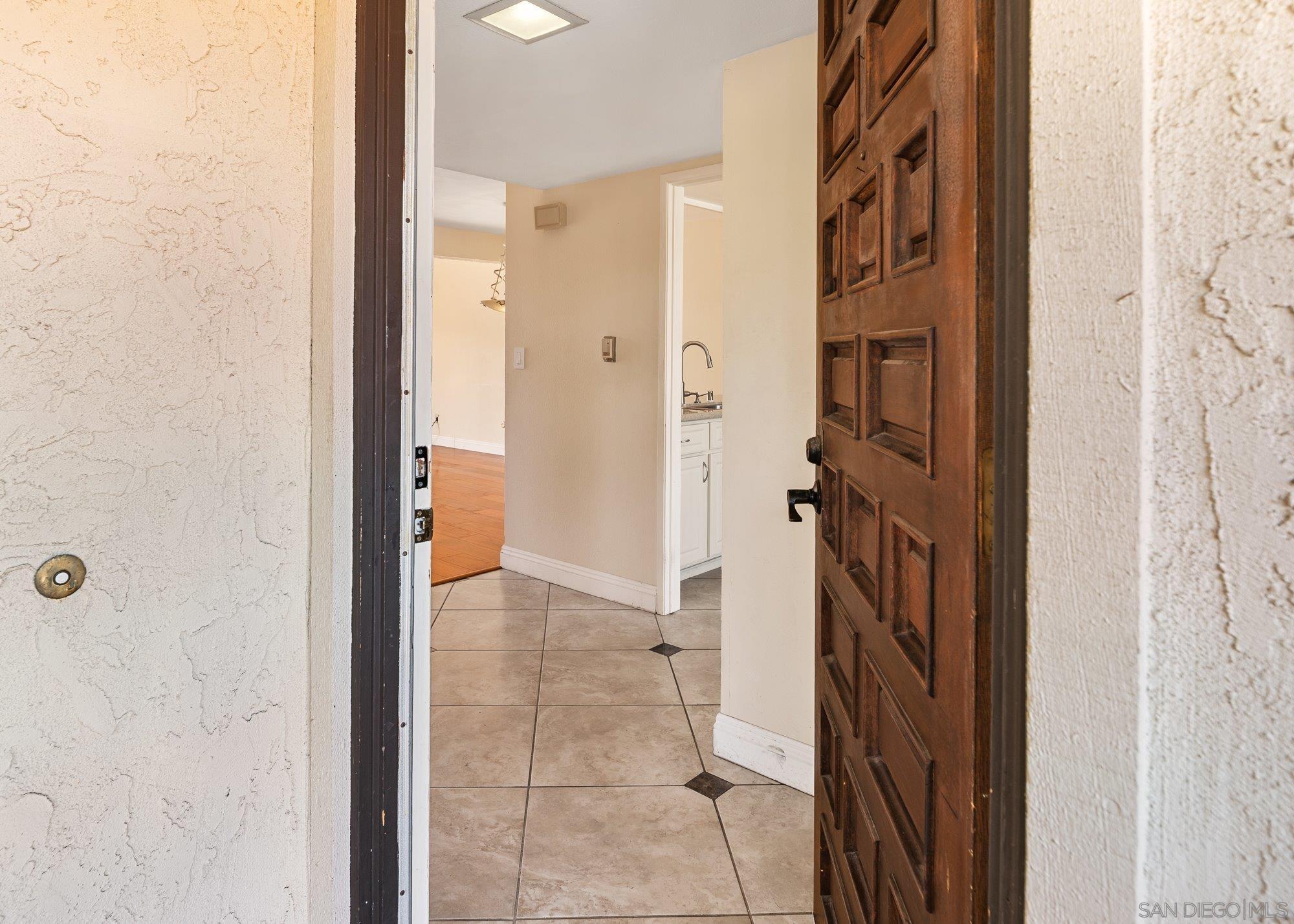Detail Gallery Image 5 of 42 For 2506  Navarra Drive  #623,  Carlsbad,  CA 92009 - 2 Beds | 2/1 Baths