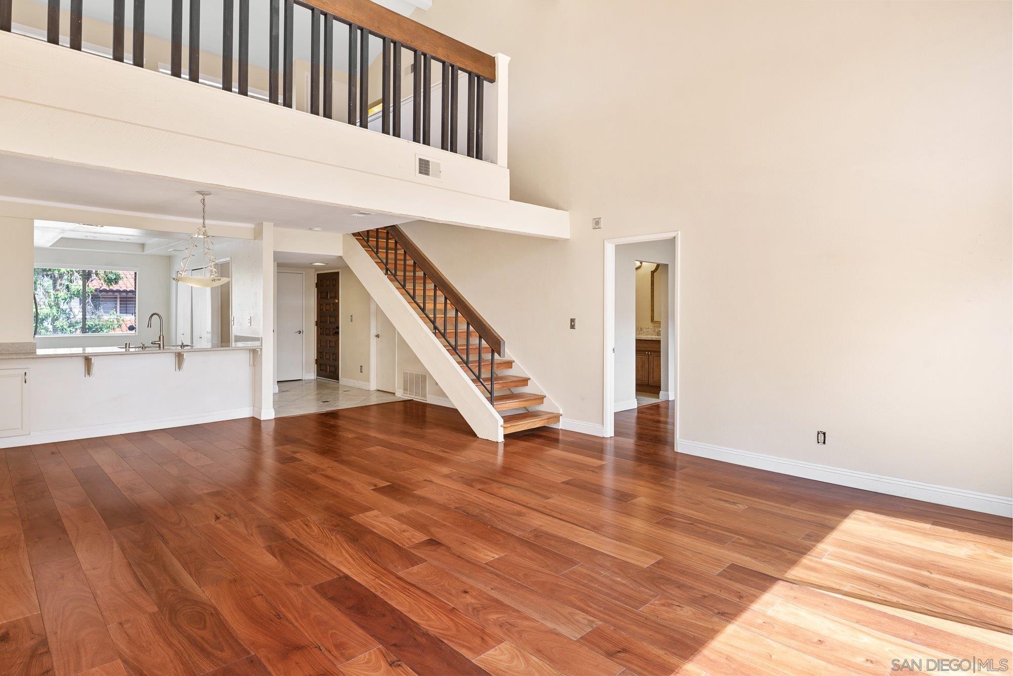 Detail Gallery Image 9 of 42 For 2506  Navarra Drive  #623,  Carlsbad,  CA 92009 - 2 Beds | 2/1 Baths