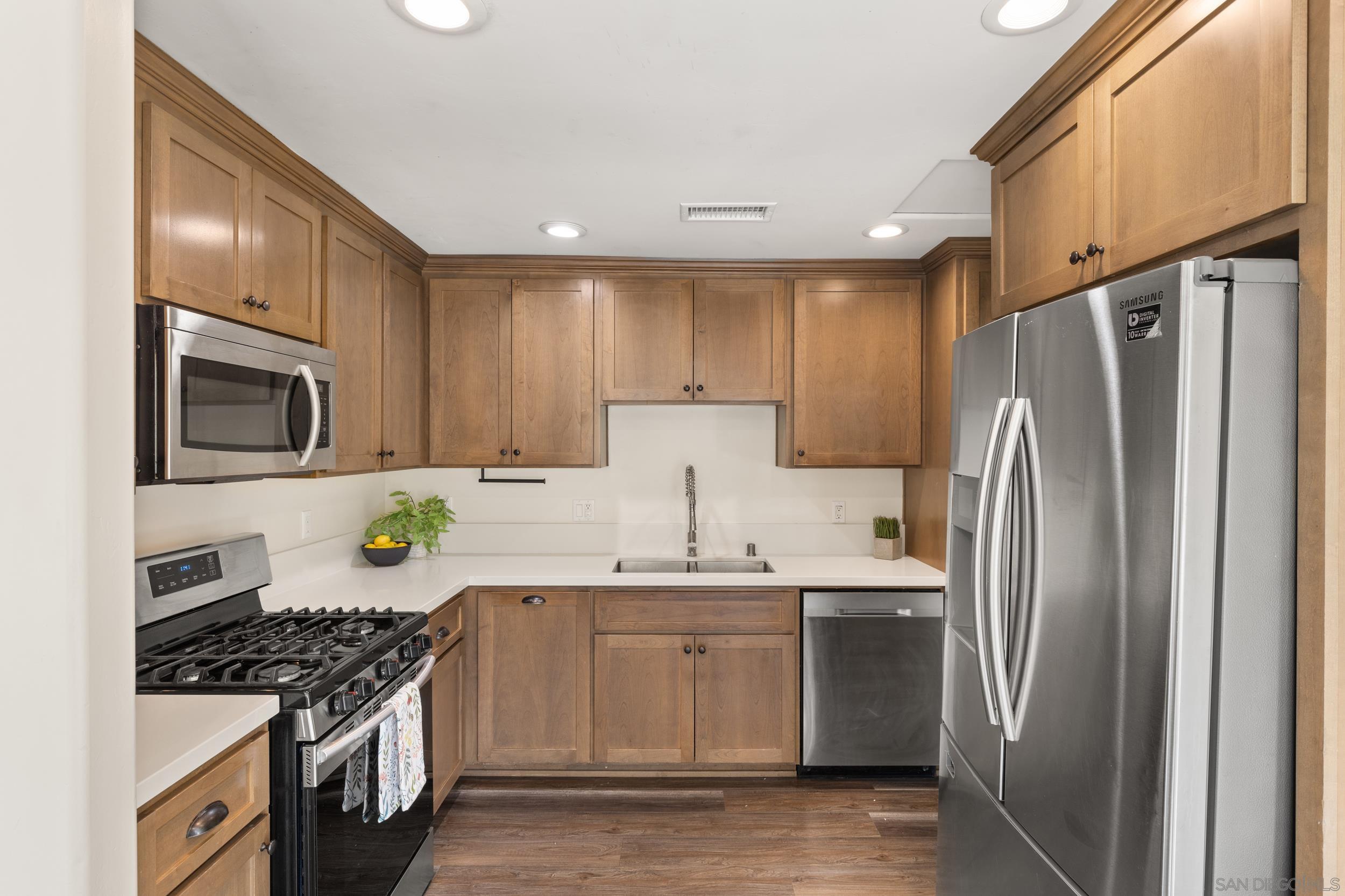 Detail Gallery Image 11 of 29 For 619  Snowden Place, El Cajon,  CA 92019 - 3 Beds | 1 Baths