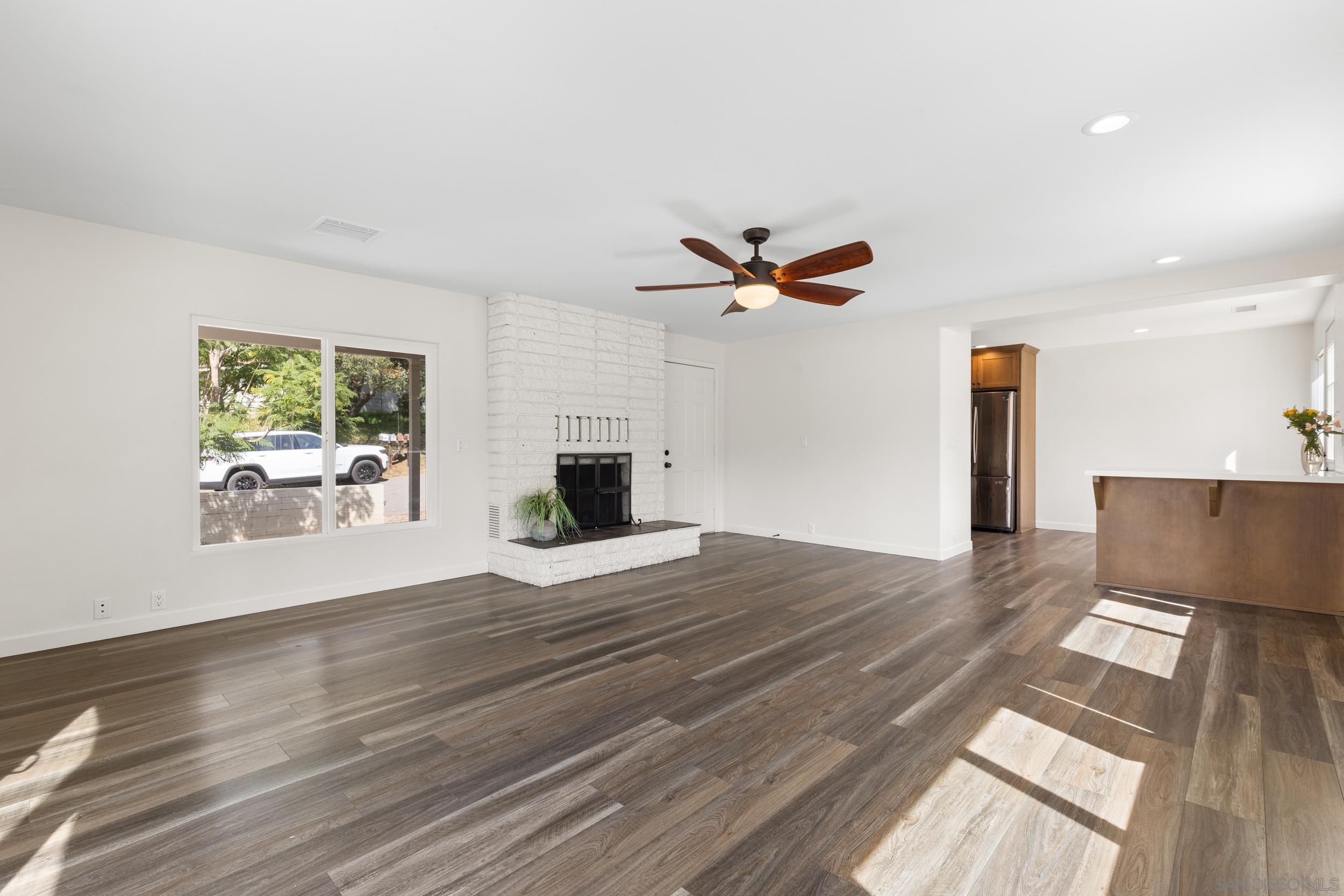 Detail Gallery Image 4 of 29 For 619  Snowden Place, El Cajon,  CA 92019 - 3 Beds | 1 Baths