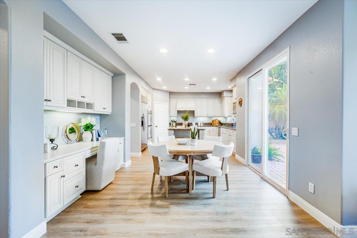 Detail Gallery Image 12 of 48 For 3272  Avenida La Cima, Carlsbad,  CA 92009 - 4 Beds | 3/1 Baths