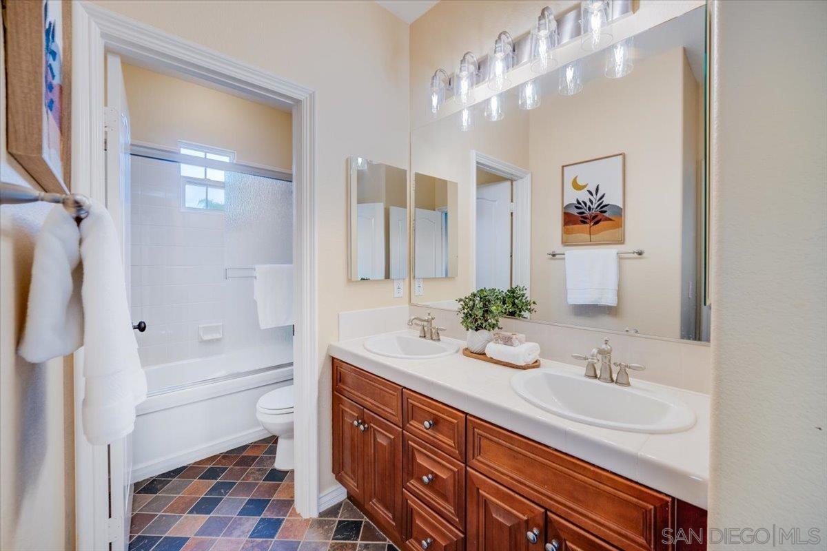 Detail Gallery Image 30 of 48 For 3272  Avenida La Cima, Carlsbad,  CA 92009 - 4 Beds | 3/1 Baths