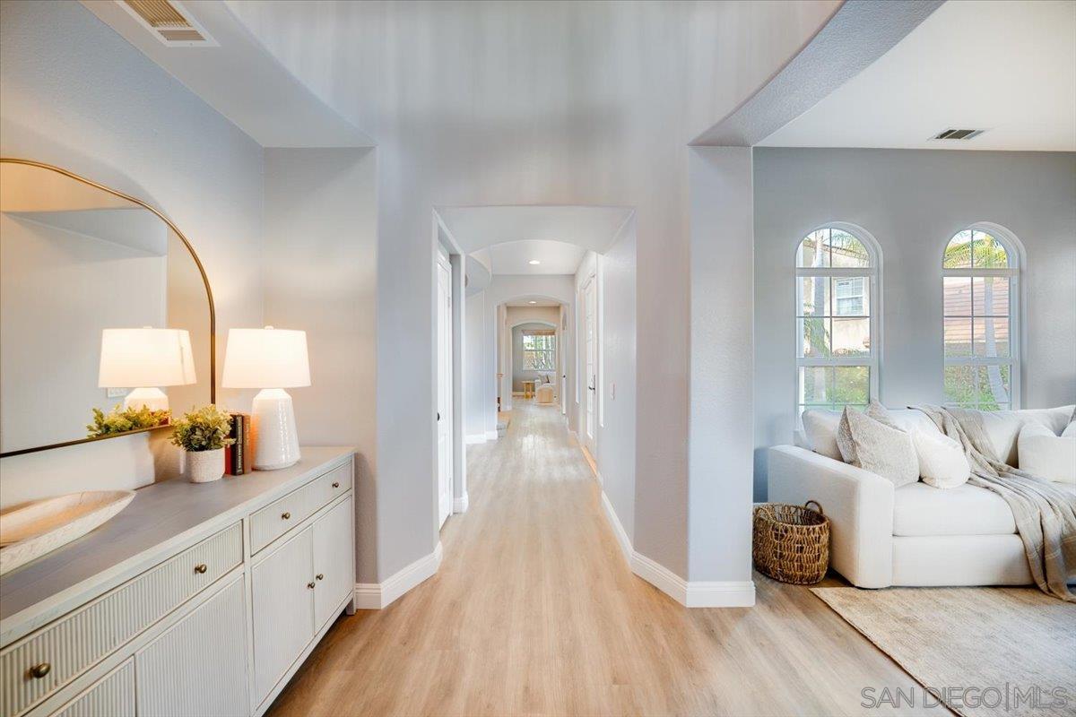 Detail Gallery Image 5 of 48 For 3272  Avenida La Cima, Carlsbad,  CA 92009 - 4 Beds | 3/1 Baths