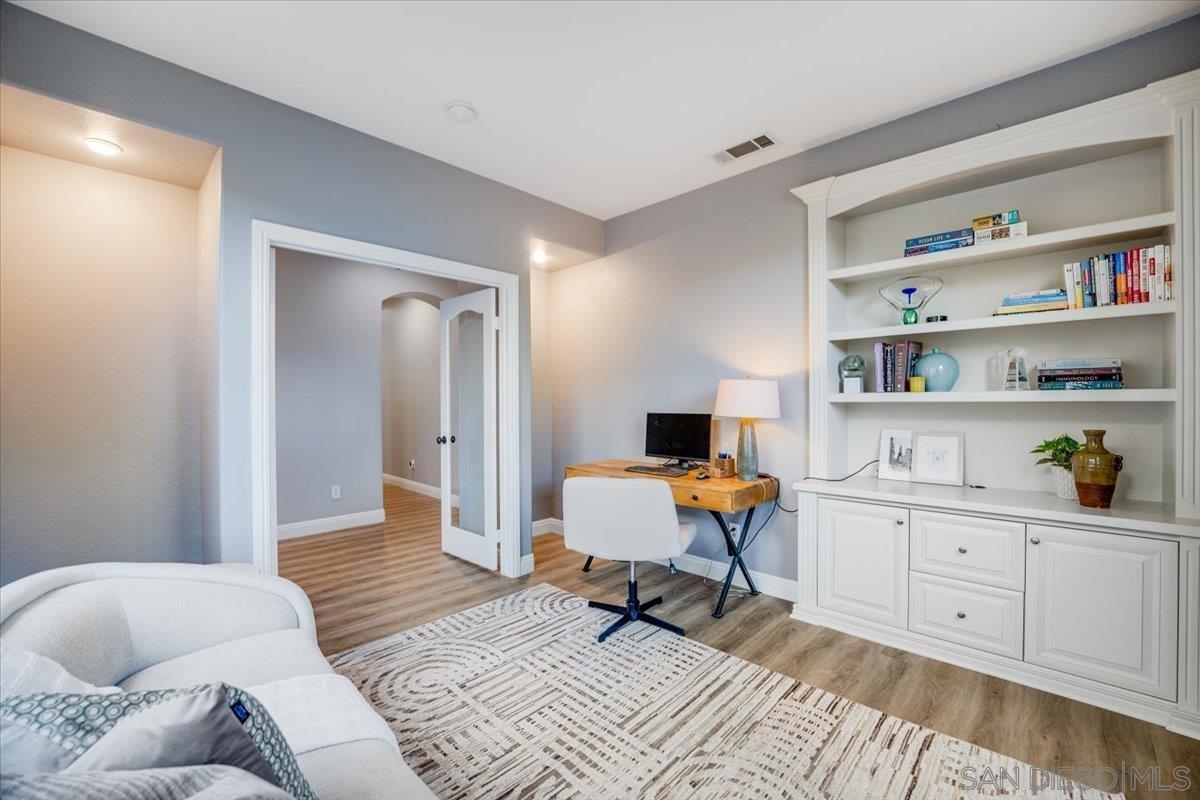 Detail Gallery Image 9 of 48 For 3272  Avenida La Cima, Carlsbad,  CA 92009 - 4 Beds | 3/1 Baths