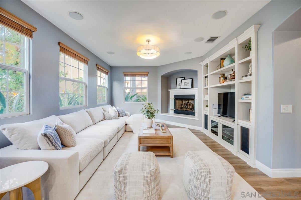 Detail Gallery Image 10 of 48 For 3272  Avenida La Cima, Carlsbad,  CA 92009 - 4 Beds | 3/1 Baths