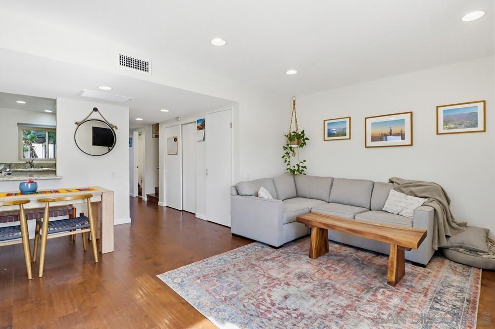 Detail Gallery Image 8 of 37 For 4202  Loma Riviera Ln, San Diego,  CA 92110 - 2 Beds | 1/1 Baths