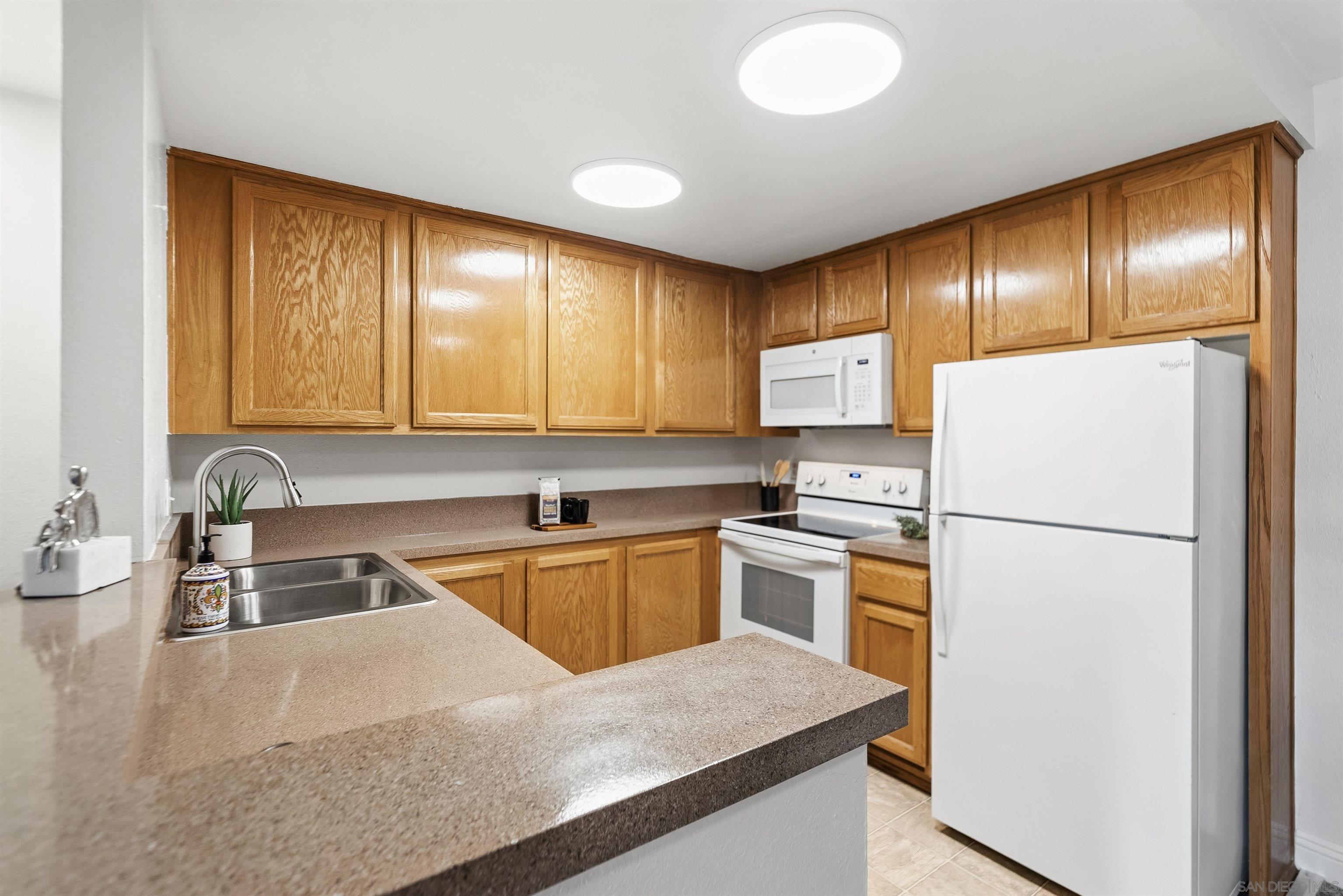 Detail Gallery Image 12 of 43 For 5922  Rancho Mission Rd  #74,  San Diego,  CA 92108 - 1 Beds | 1 Baths