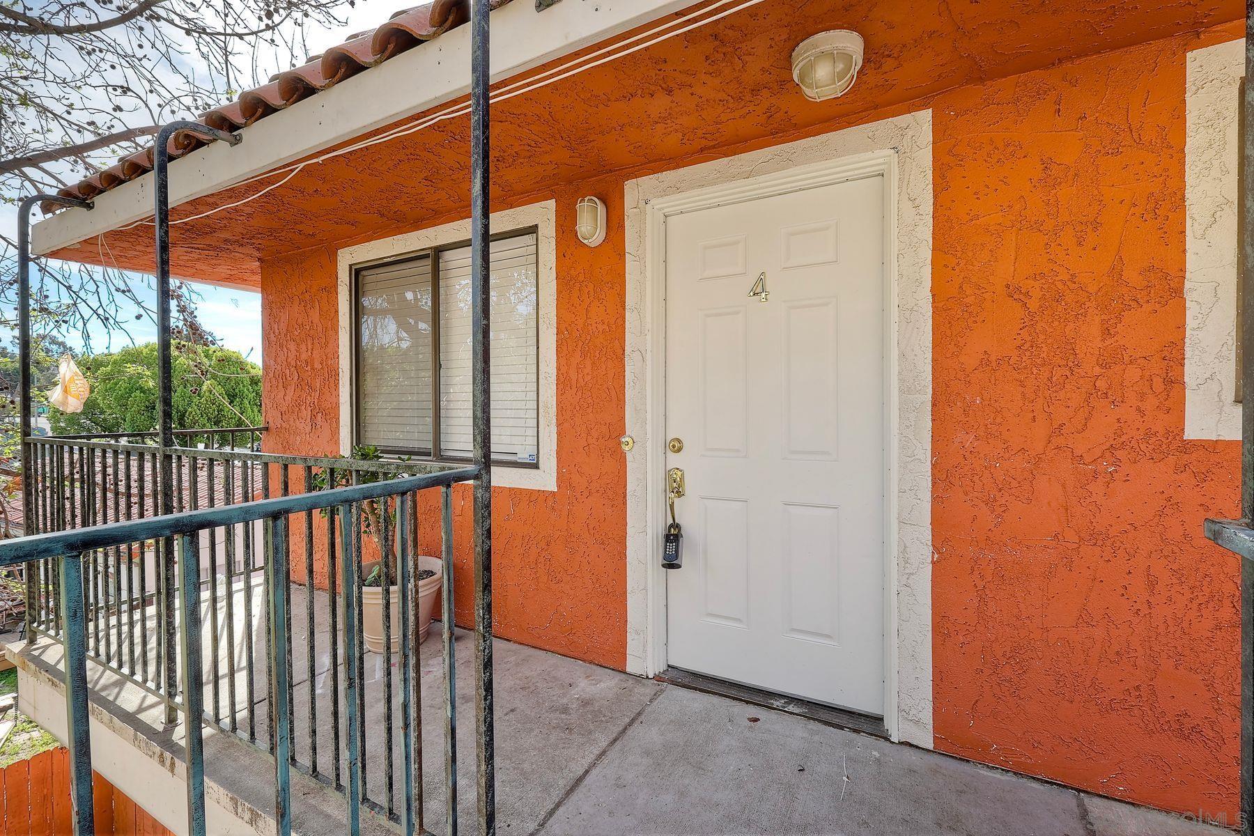 Detail Gallery Image 3 of 25 For 9948  San Juan St  #4,  Spring Valley,  CA 91977 - 2 Beds | 2 Baths