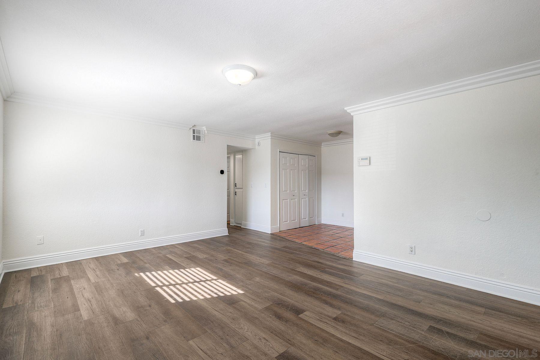 Detail Gallery Image 5 of 25 For 9948  San Juan St  #4,  Spring Valley,  CA 91977 - 2 Beds | 2 Baths