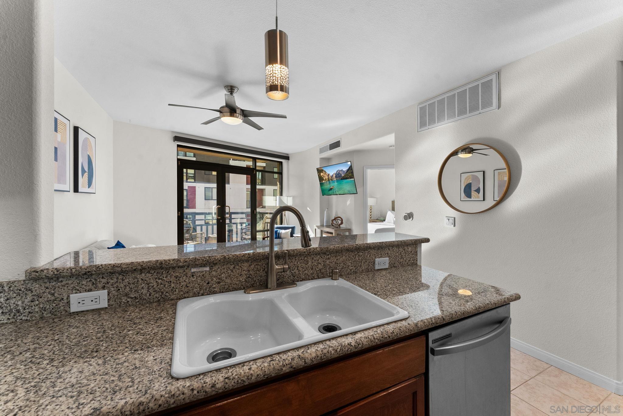 Detail Gallery Image 7 of 26 For 330  J St  #404,  San Diego,  CA 92101 - 1 Beds | 1 Baths