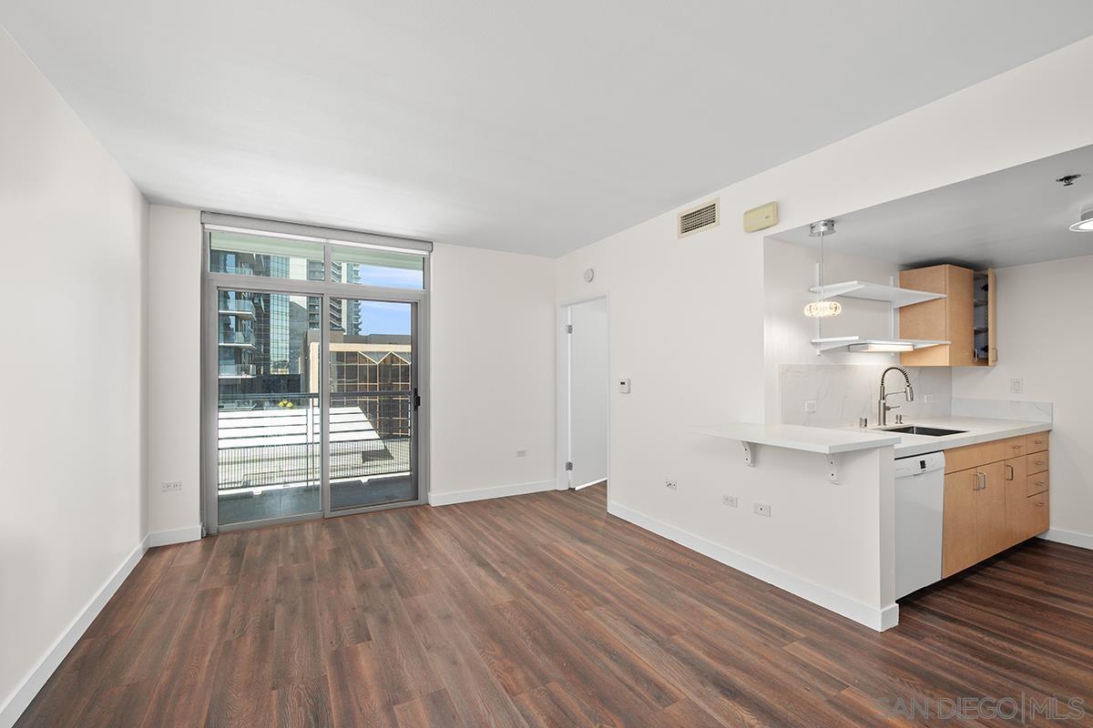 Front Image Thumbnail for SD260006302