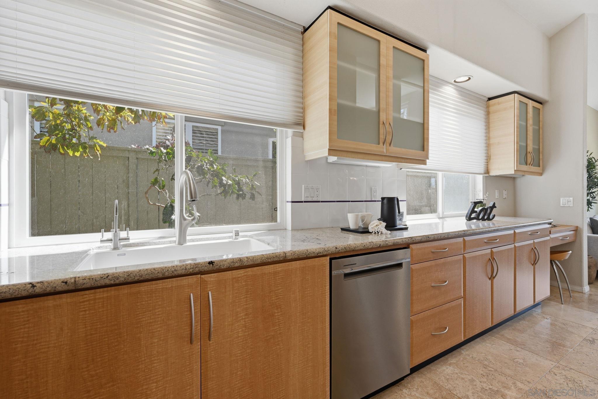 Detail Gallery Image 18 of 61 For 917  Anatra Ct, Carlsbad,  CA 92011 - 4 Beds | 2/1 Baths