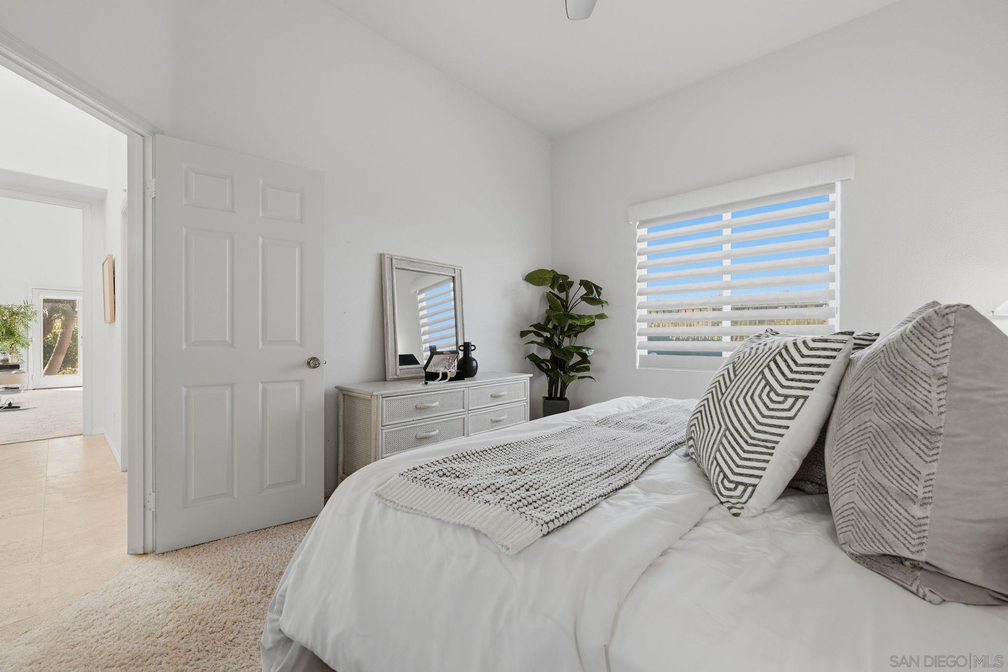 Detail Gallery Image 26 of 61 For 917  Anatra Ct, Carlsbad,  CA 92011 - 4 Beds | 2/1 Baths