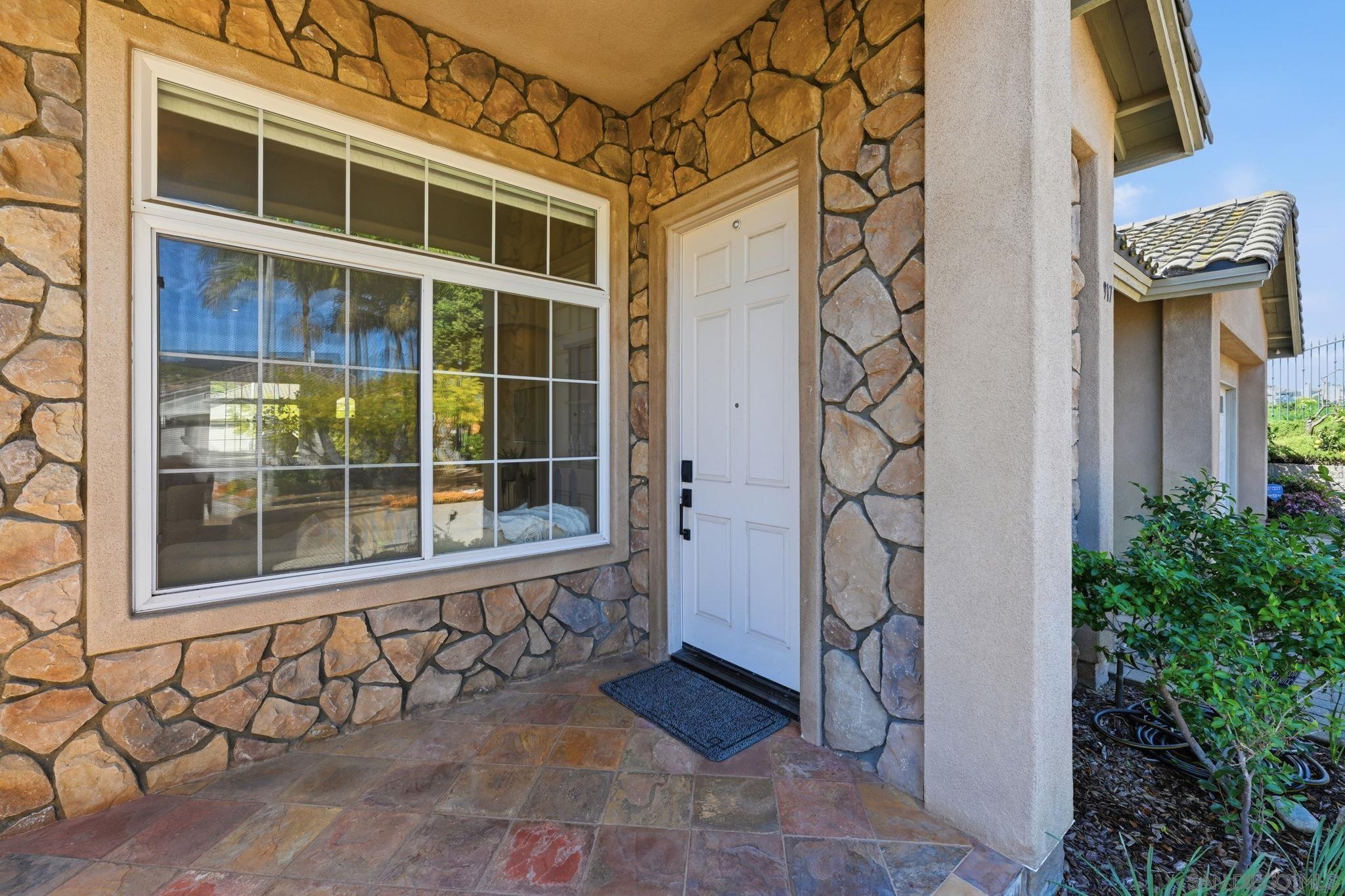 Detail Gallery Image 4 of 61 For 917  Anatra Ct, Carlsbad,  CA 92011 - 4 Beds | 2/1 Baths