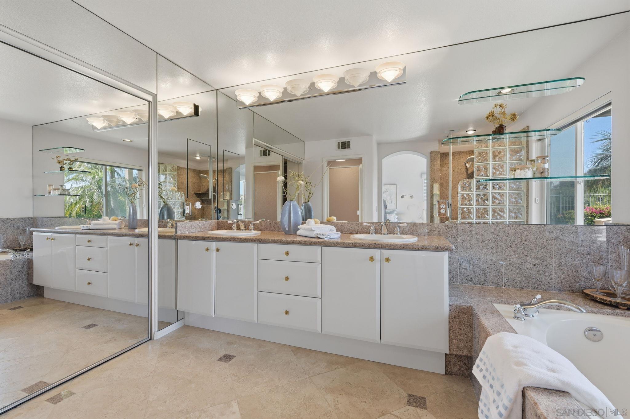 Detail Gallery Image 33 of 61 For 917  Anatra Ct, Carlsbad,  CA 92011 - 4 Beds | 2/1 Baths