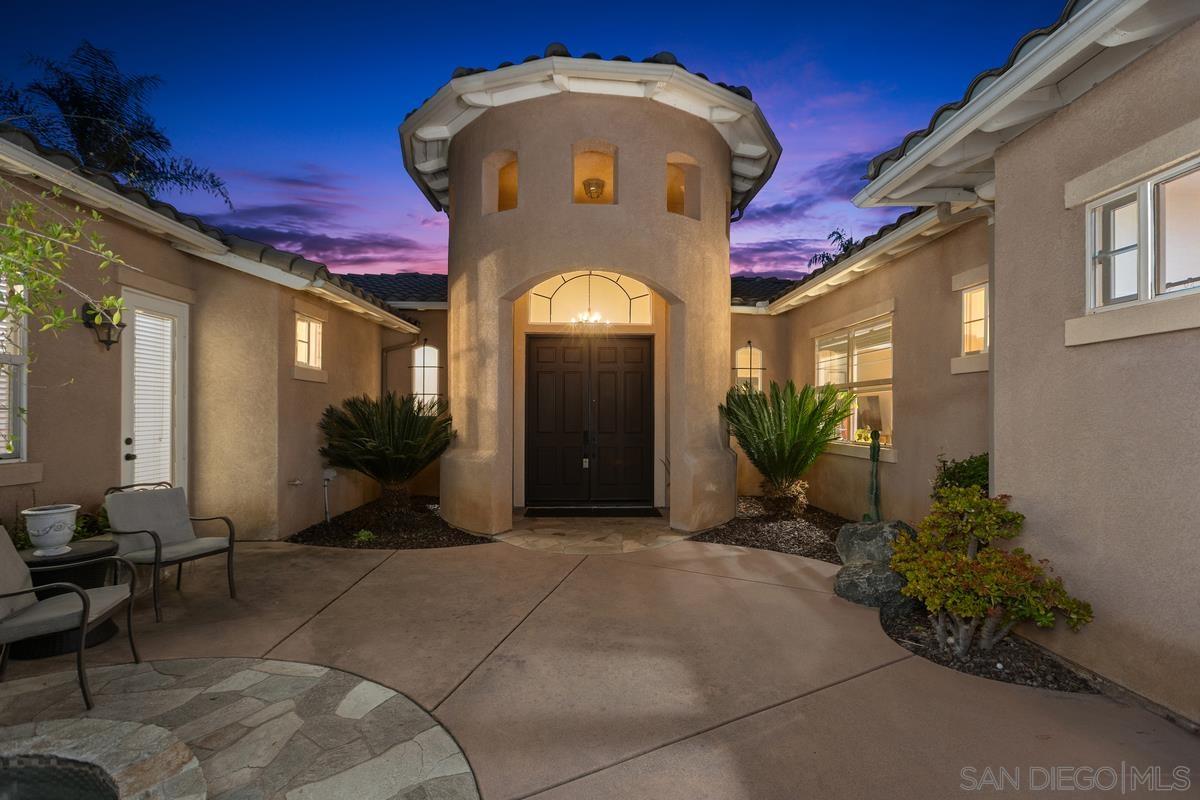 Detail Gallery Image 12 of 37 For 1751  Victoria Way, San Marcos,  CA 92069 - 5 Beds | 3/1 Baths