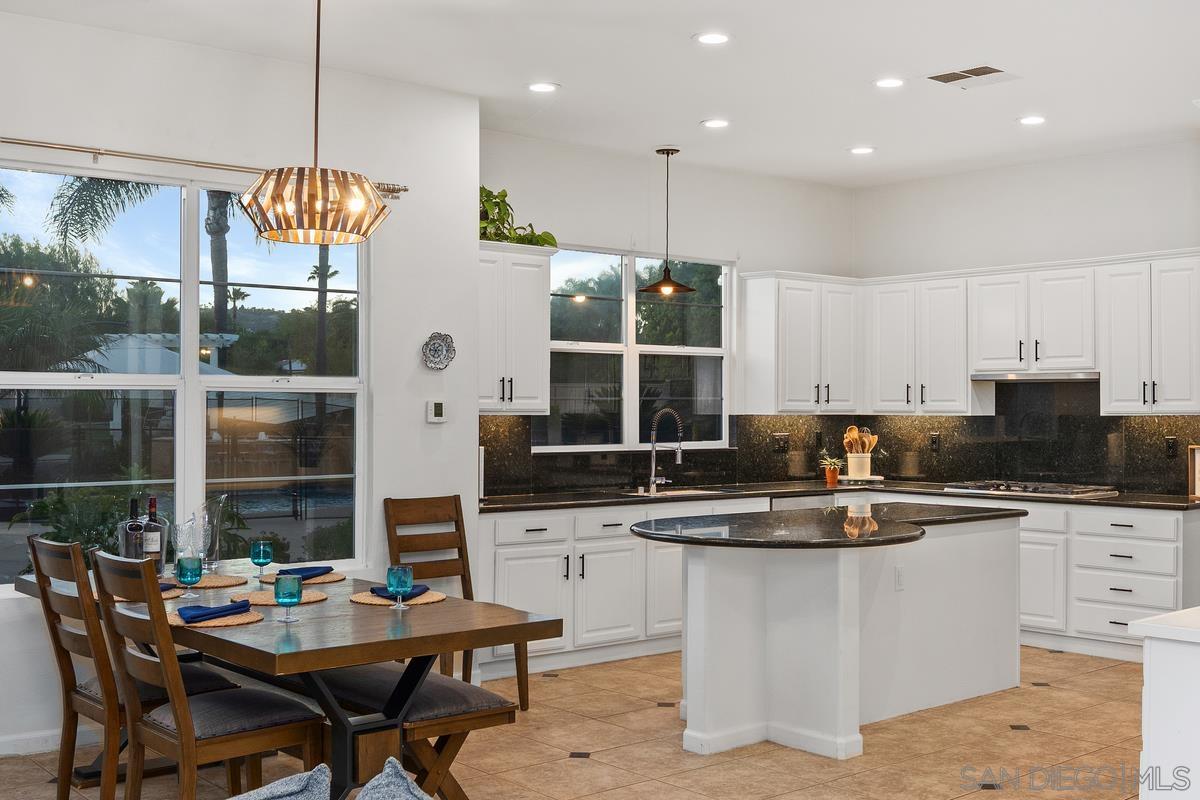 Detail Gallery Image 18 of 37 For 1751  Victoria Way, San Marcos,  CA 92069 - 5 Beds | 3/1 Baths