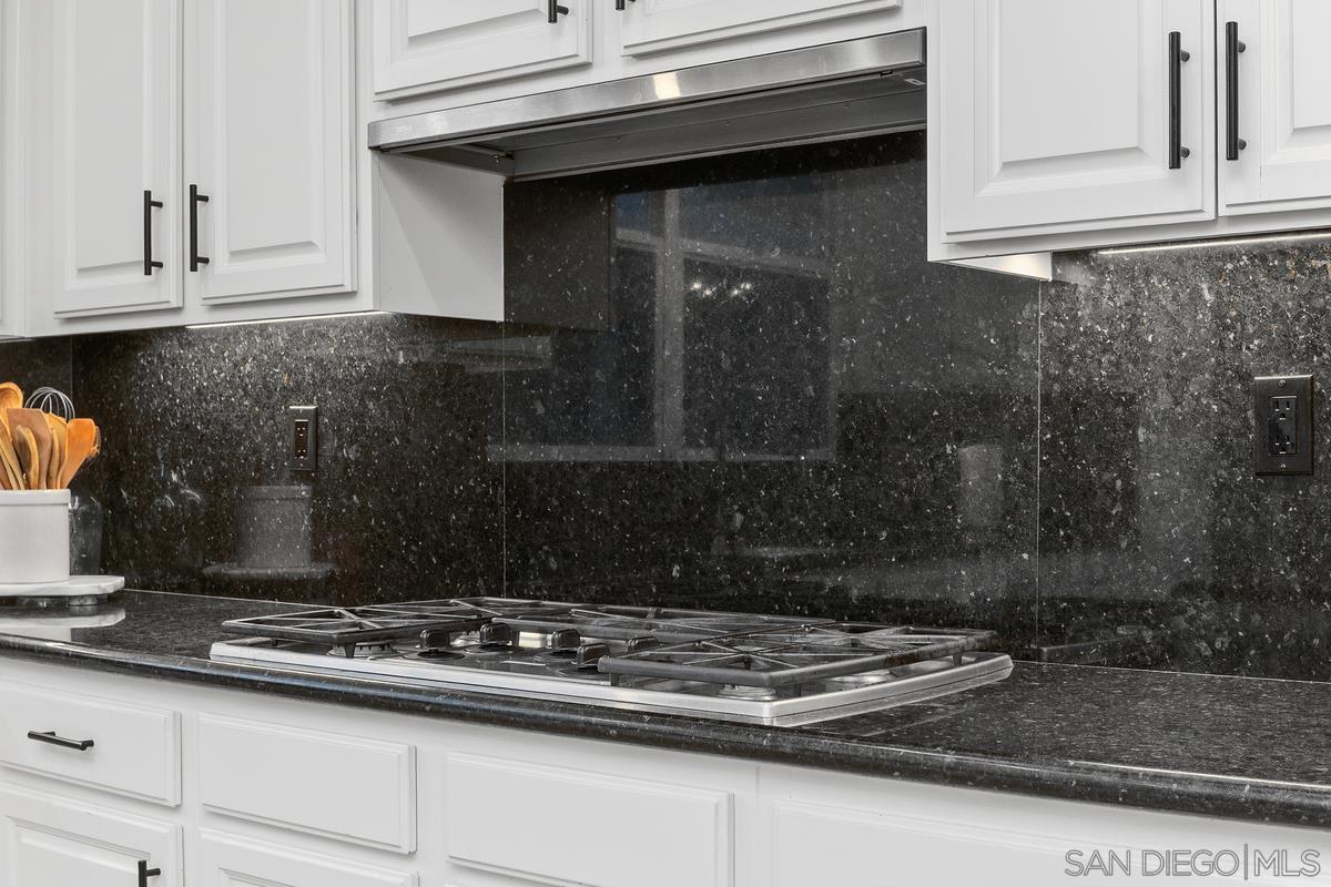 Detail Gallery Image 19 of 37 For 1751  Victoria Way, San Marcos,  CA 92069 - 5 Beds | 3/1 Baths