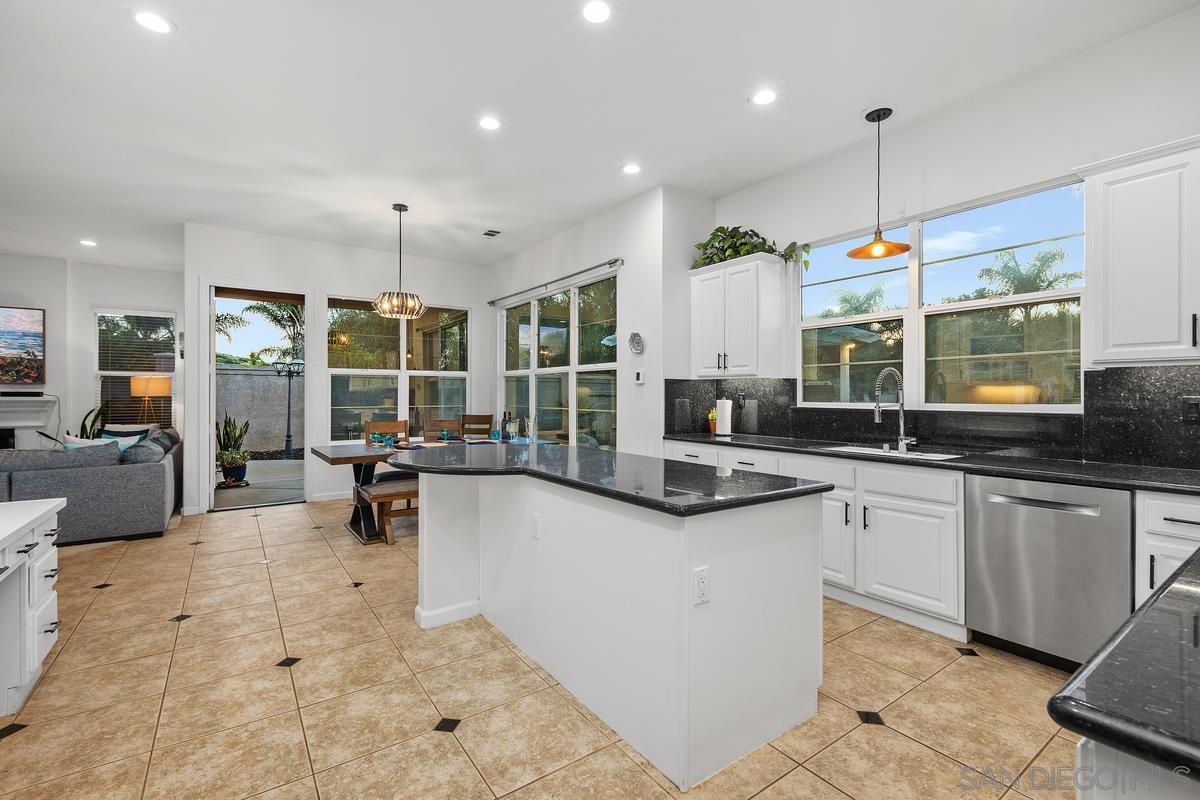 Detail Gallery Image 20 of 37 For 1751  Victoria Way, San Marcos,  CA 92069 - 5 Beds | 3/1 Baths