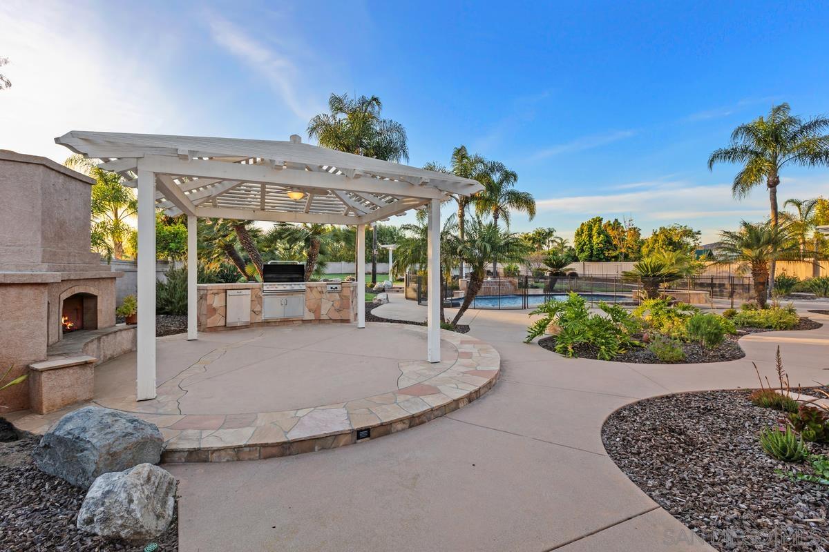 Detail Gallery Image 8 of 37 For 1751  Victoria Way, San Marcos,  CA 92069 - 5 Beds | 3/1 Baths